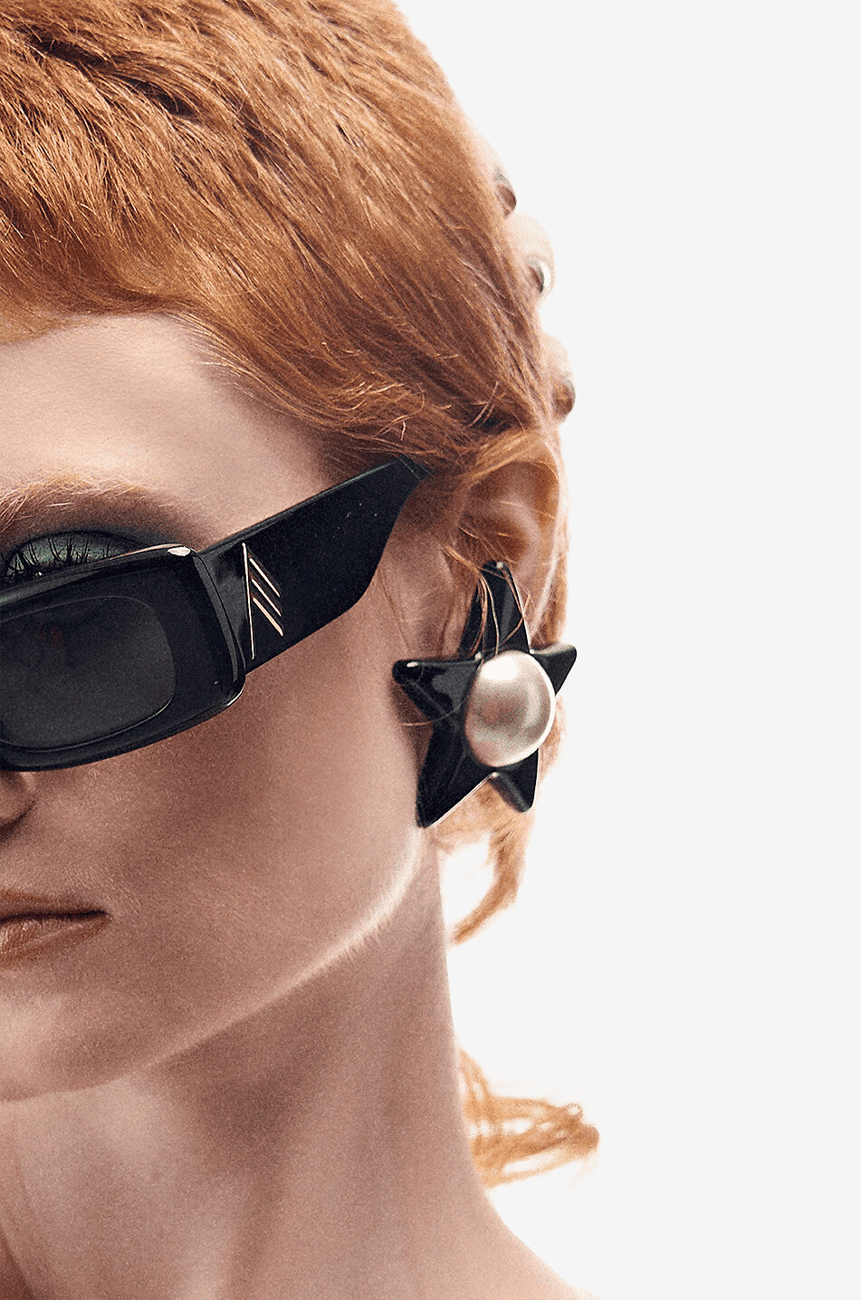 JULIETTA Ohrclips aus emailliertem Harz Jupiter Damen SCHWARZ 2