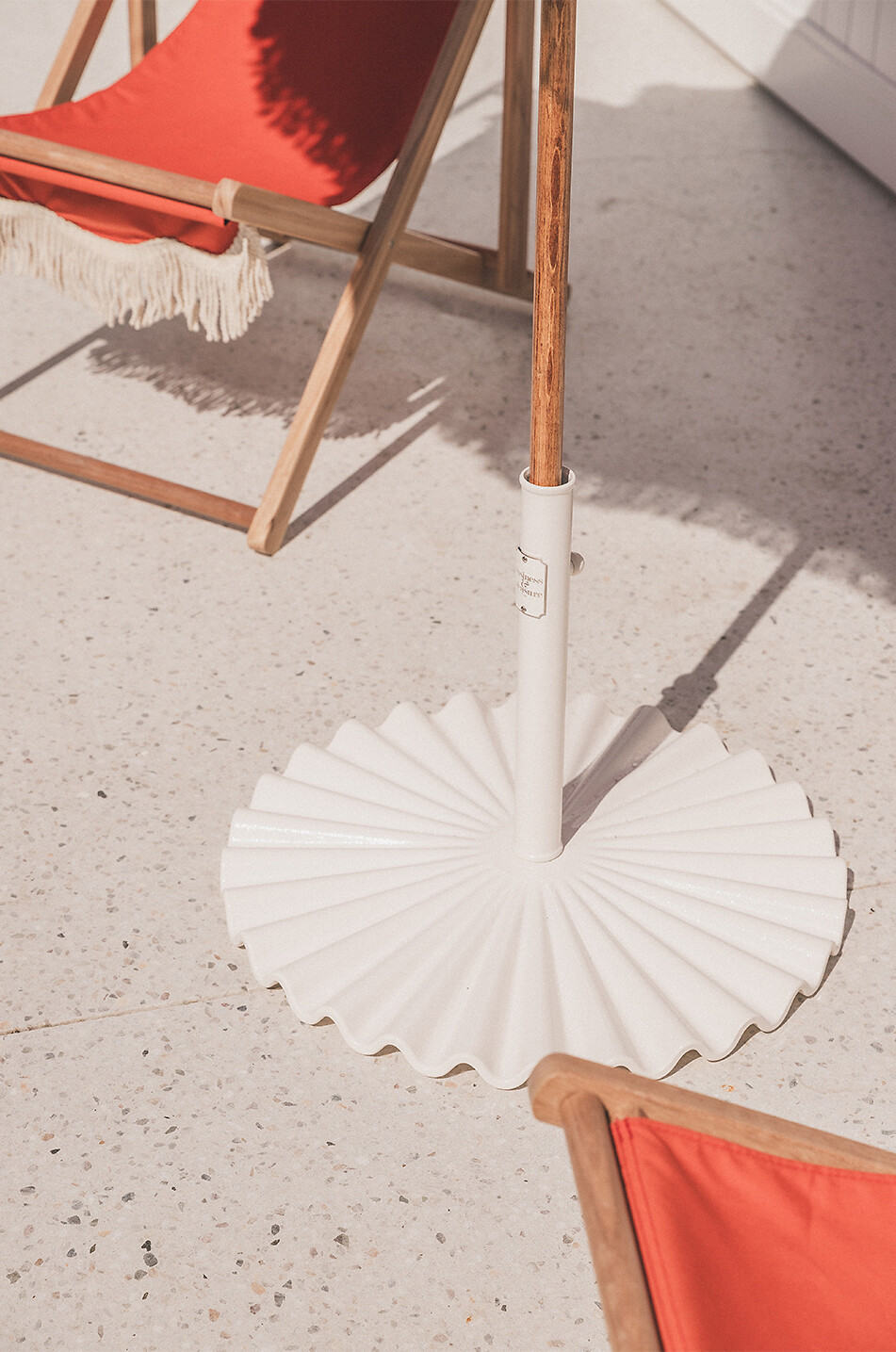 BUSINESS & PLEASURE CO. The Clamshell parasol base Home BEIGE 7