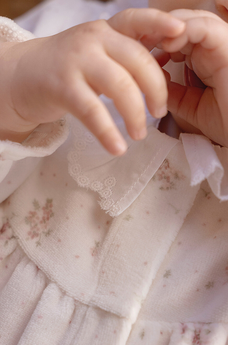 TARTINE ET CHOCOLAT Pyjama für Babys aus geblümtem Samt Baby WEISS 4