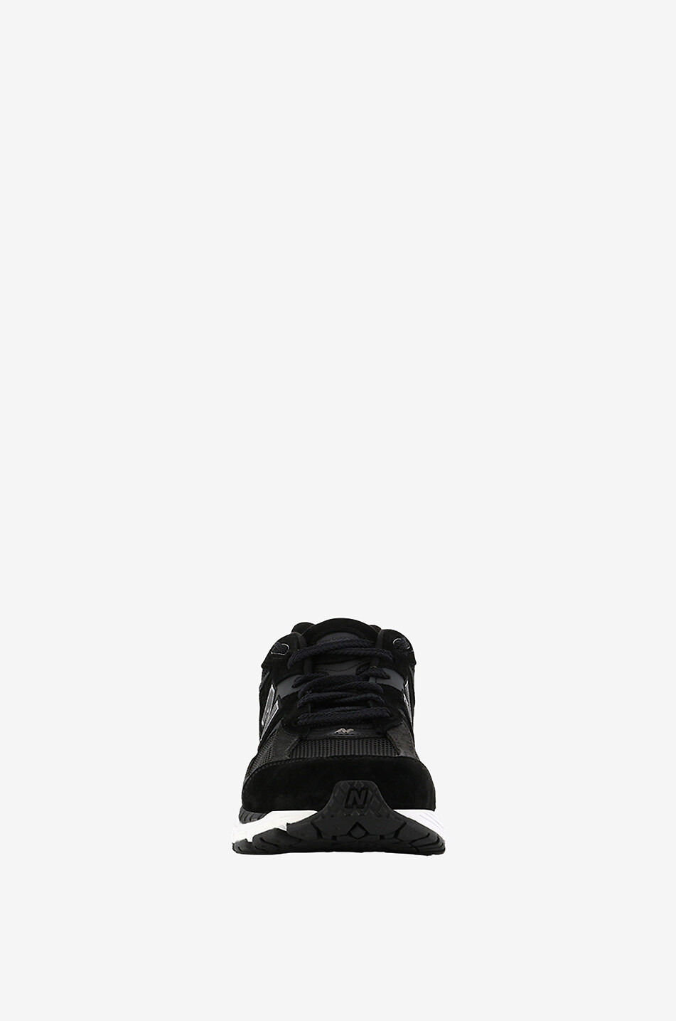 2002R low-top lace-up sneakers