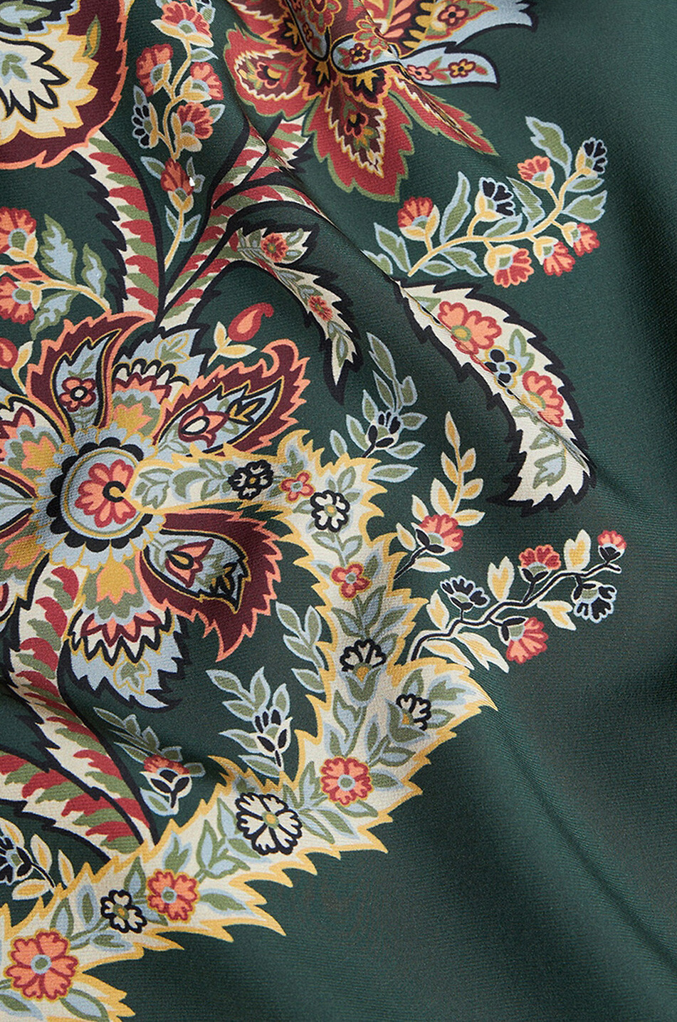 Ausgestellter langer Seidenrock mit floralem Paisley-Print
