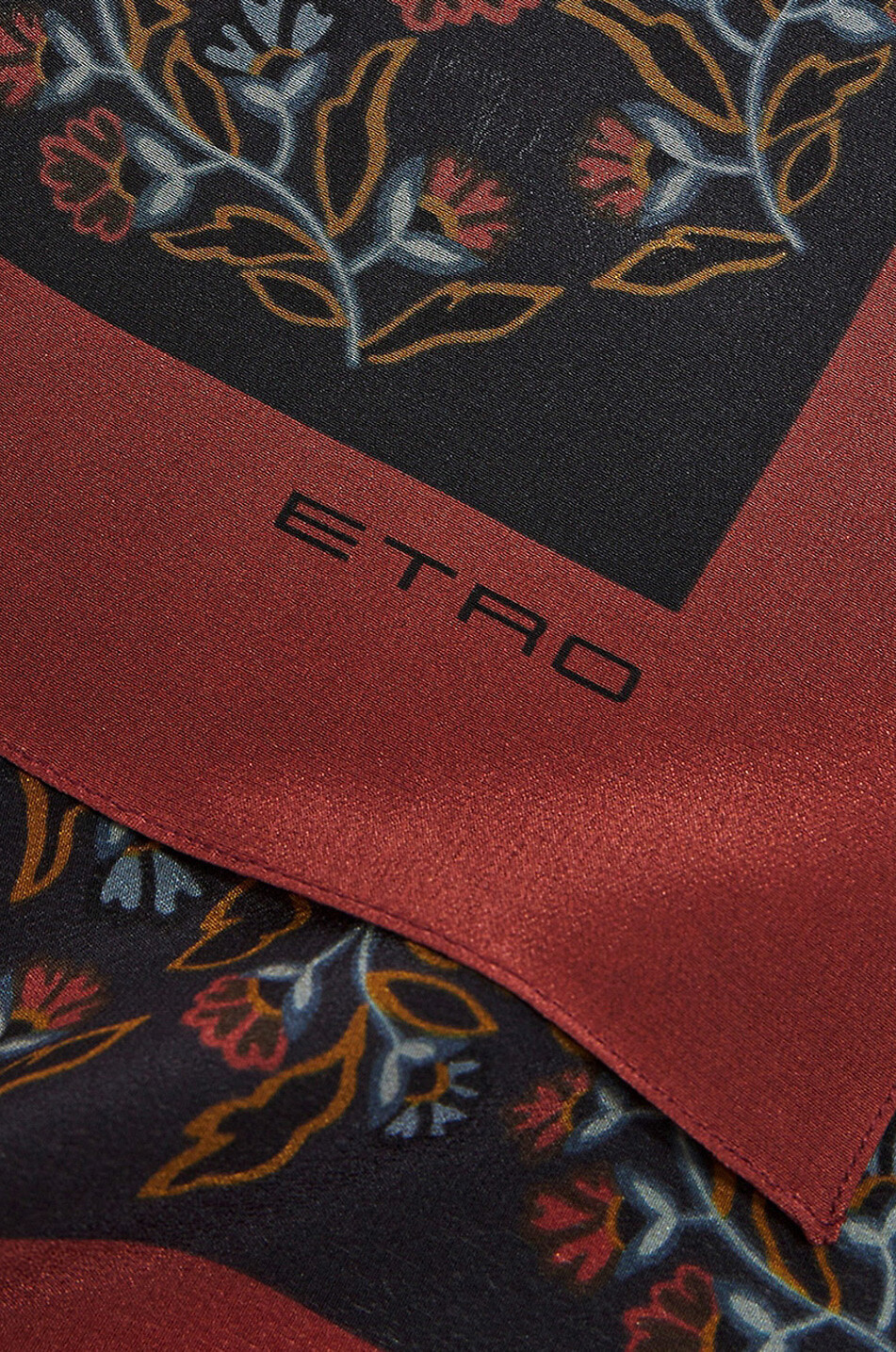 Poncho aus Seidenmusselin mit Blütenprint