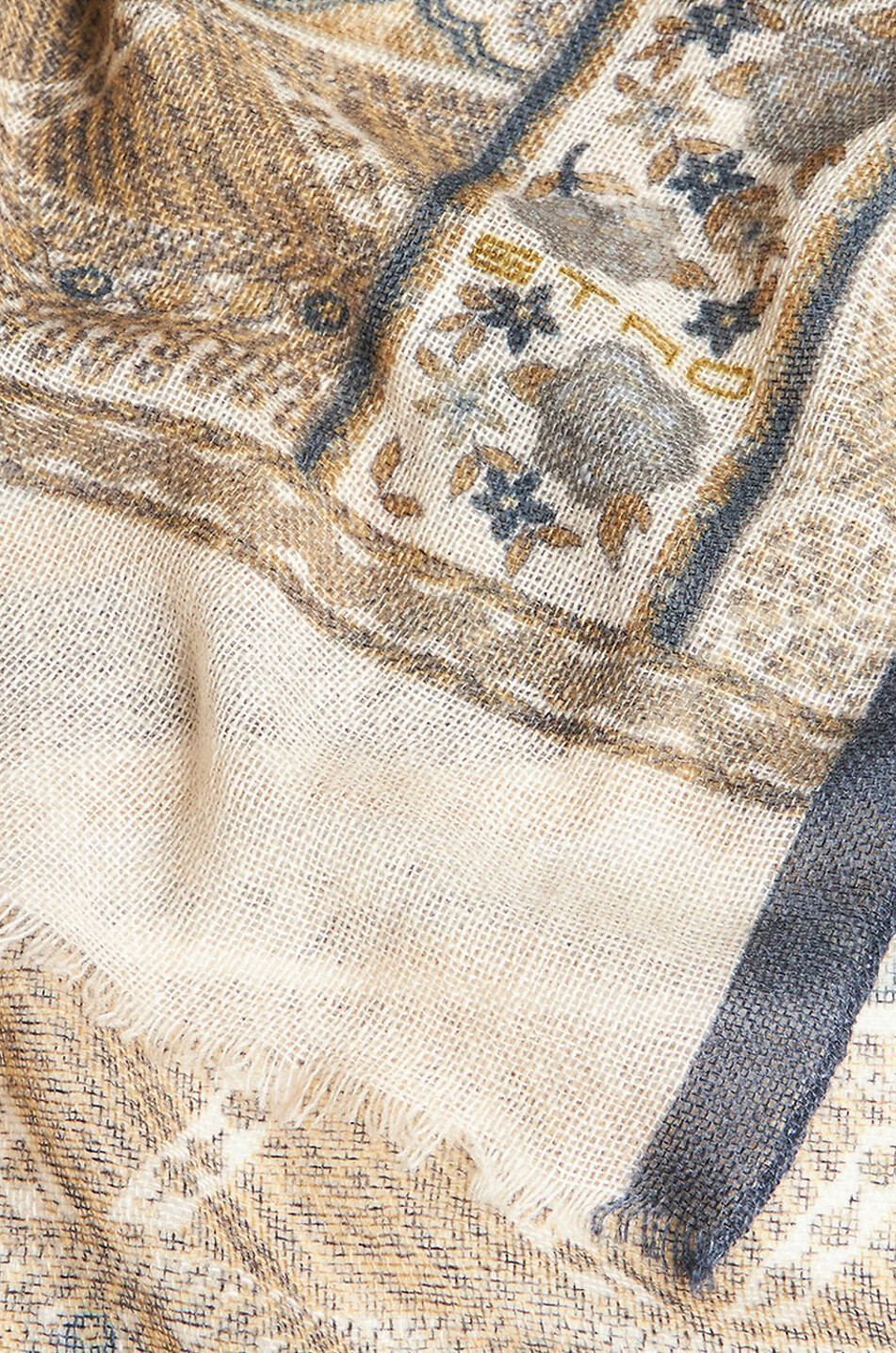 Paisley All-Over