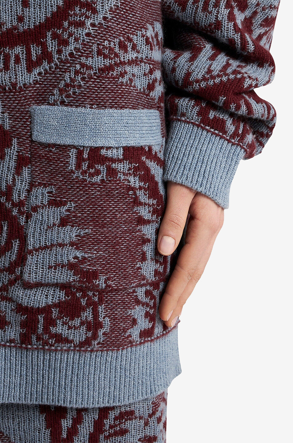 Geknöpfter Oversize-Jacquardcardigan mit Motiv Paisley