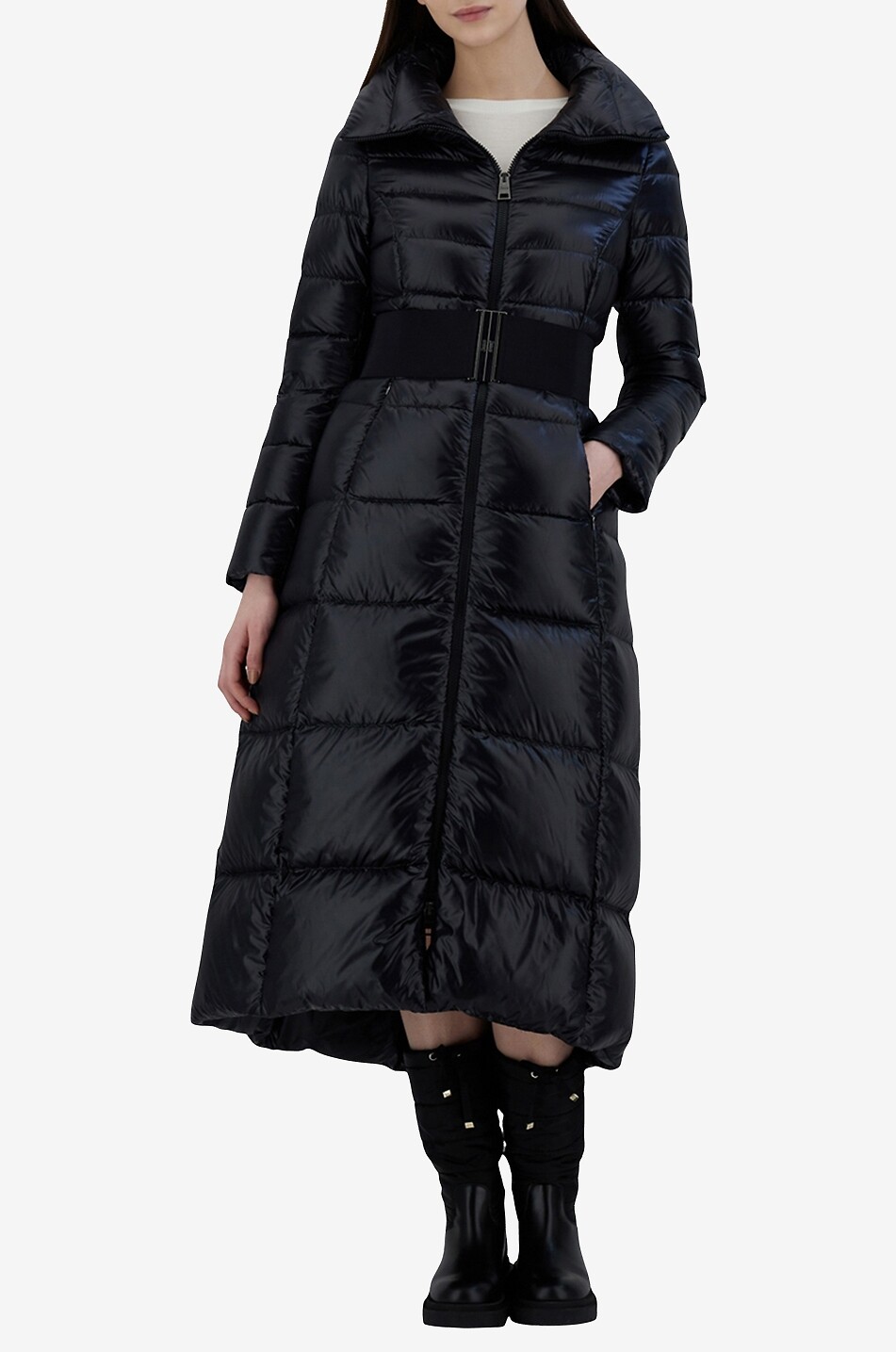 Langer glänzender Nylon-Daunenmantel mit Gürtel