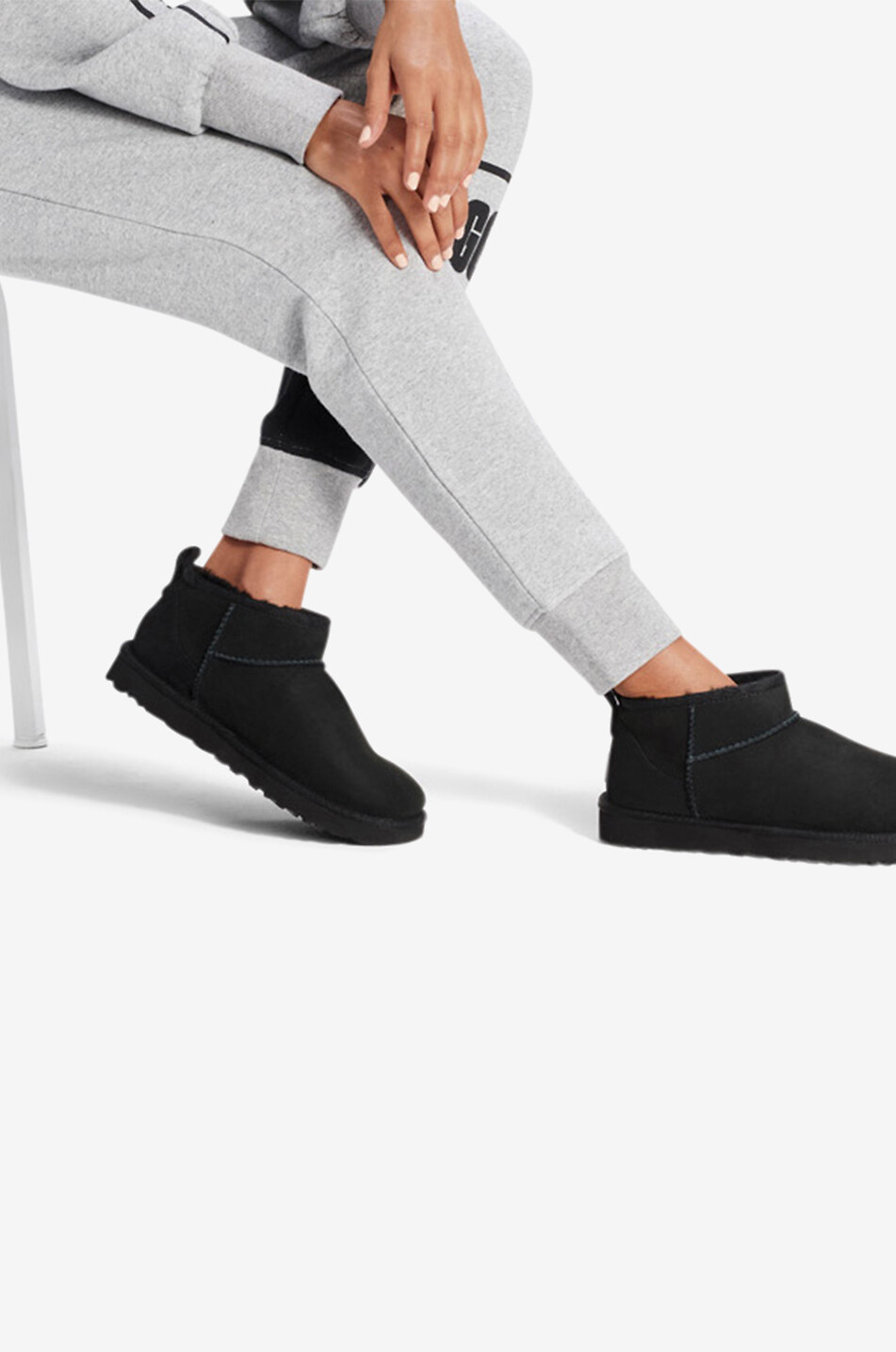 UGG W Classic Ultra Mini shearling lined suede ankle boots Women BLACK 4