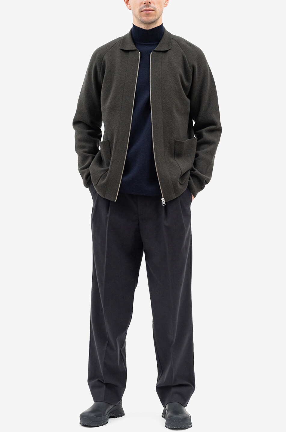 Benn twill trousers with waistband tucks