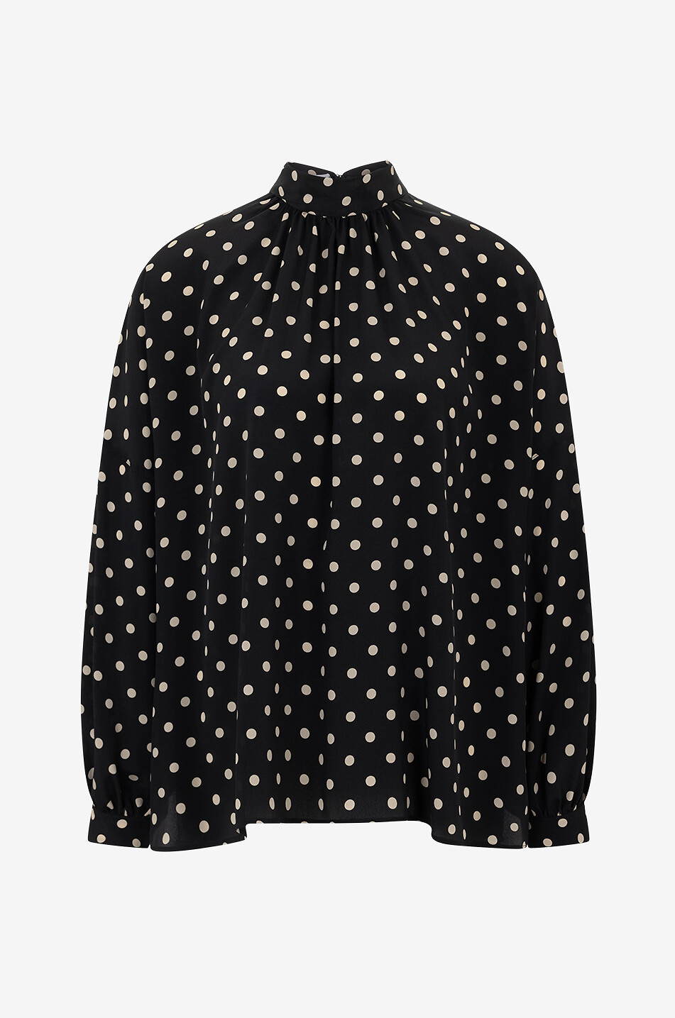 Blouse en crêpe de soie à pois et lavallière