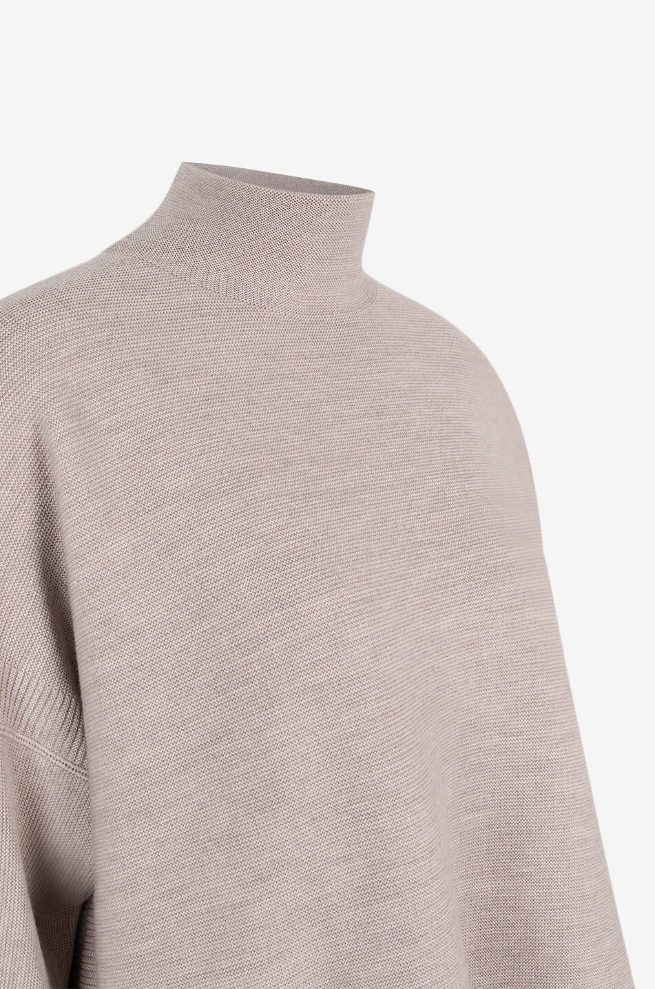 Pull ample à col montant en laine mérinos