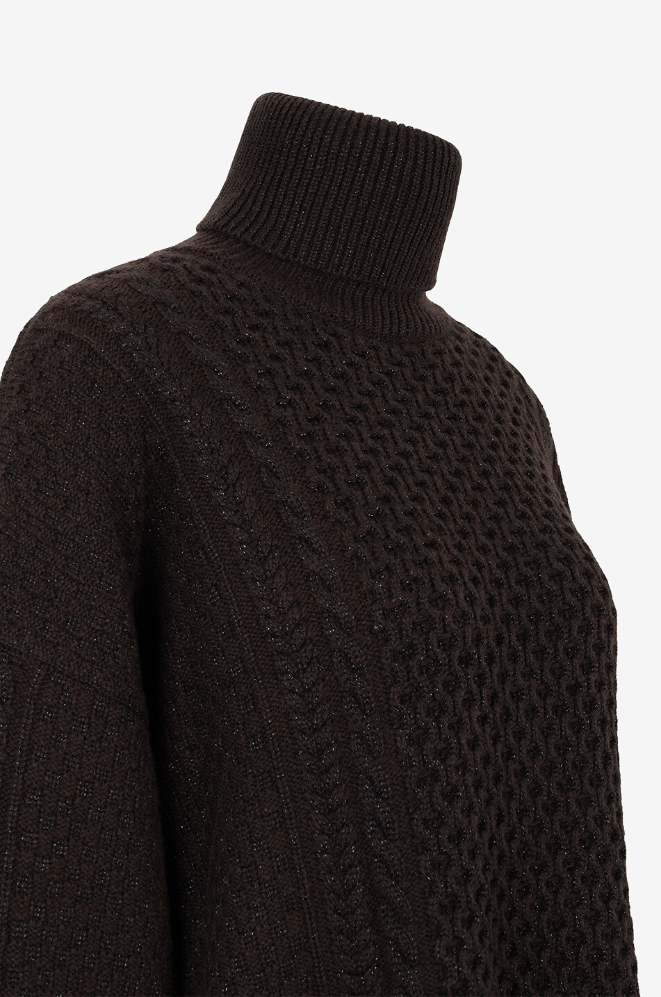 Robe pull ample à col roulé en maille torsadée scintillante