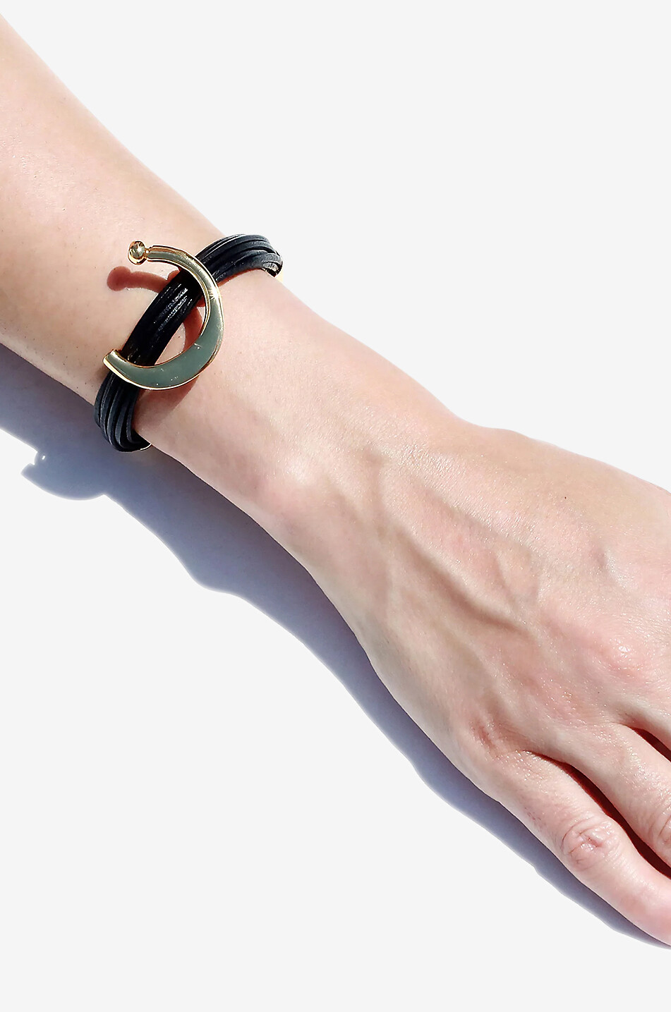 TOHUM Armband aus Leder und Metall Arun Damen SCHWARZ 2