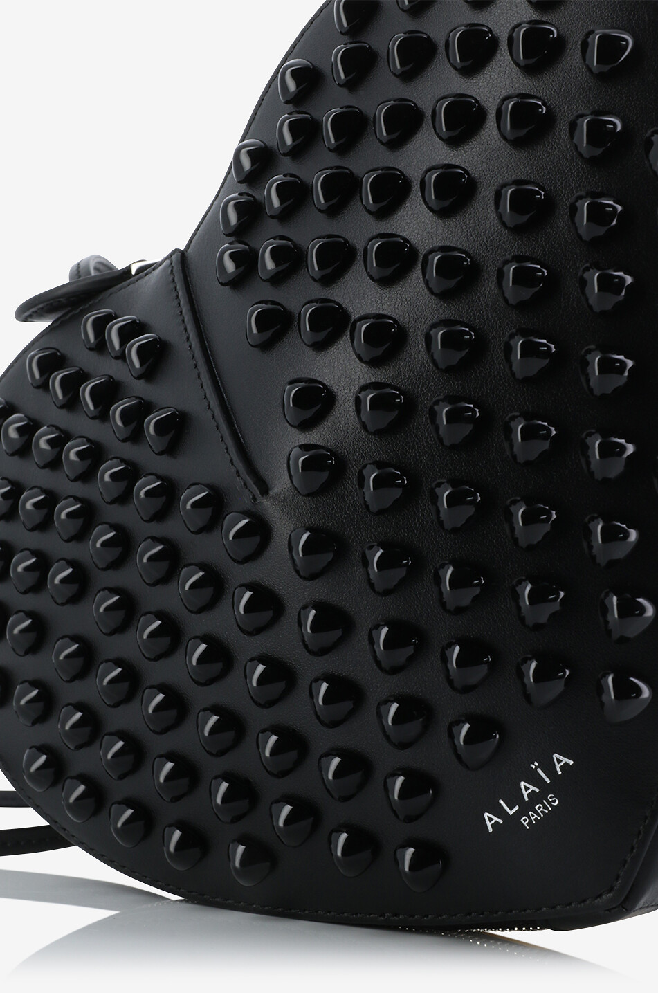ALAÏA Le Coeur studded smooth leather shoulder bag Women BLACK 5