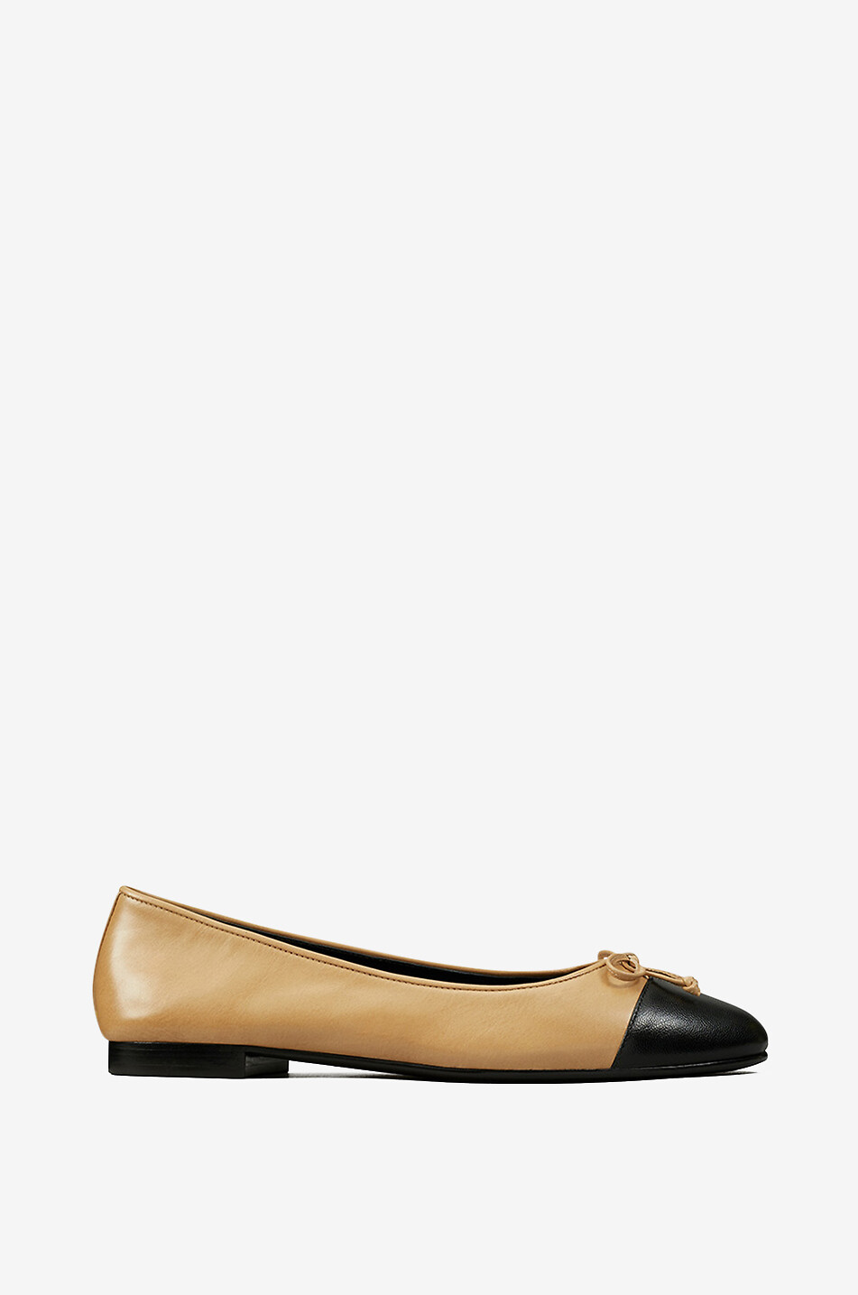 Round-toe contrasting ballet flats