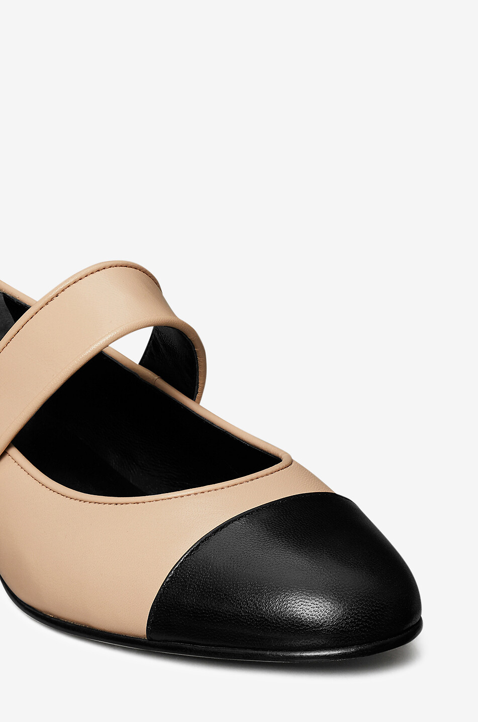 Babies à talon et bout contrasté