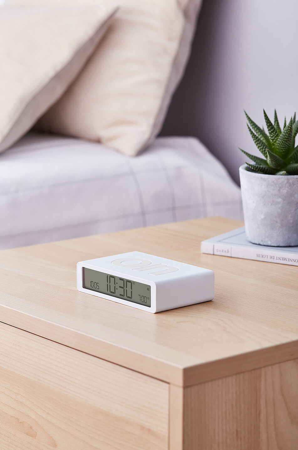 COMPUTERWORKS Lexon Flip Classic reversible alarm clock Home WHITE 4