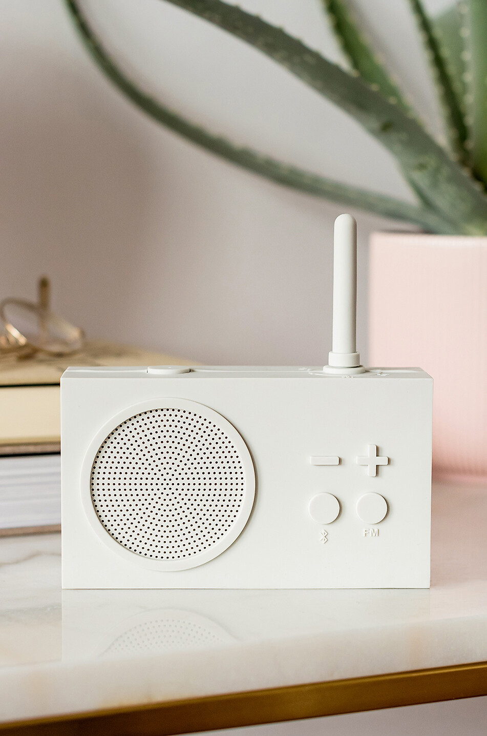 COMPUTERWORKS Tragbares spritzwassergeschütztes FM Radio und 3W Bluetooth-Lautsprecher Lexon Tykho 3 Haus WEISS 3