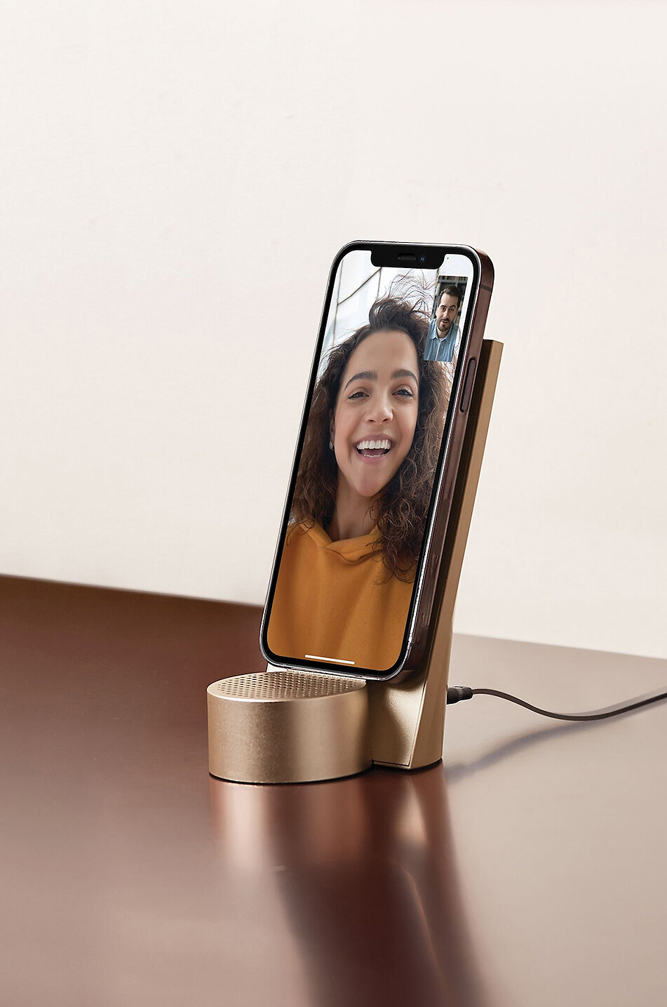COMPUTERWORKS Kabelloses Ladegerät mit Bluetooth-Lautsprecher Lexon City Energy Pro Haus GOLDEN 4