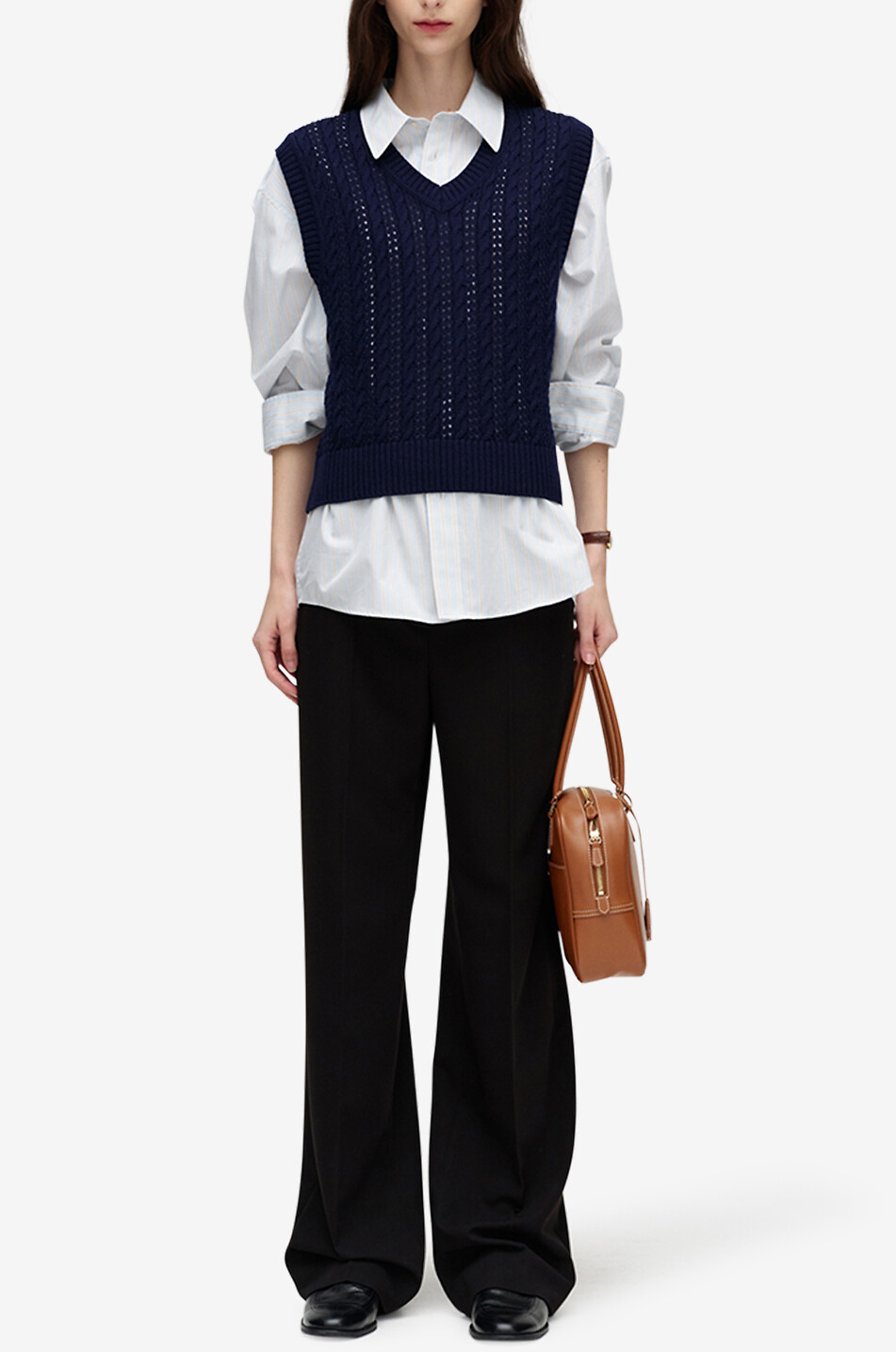 Ärmelloser Loch- und Zopfstrick-Pullover mit V-Ausschnitt