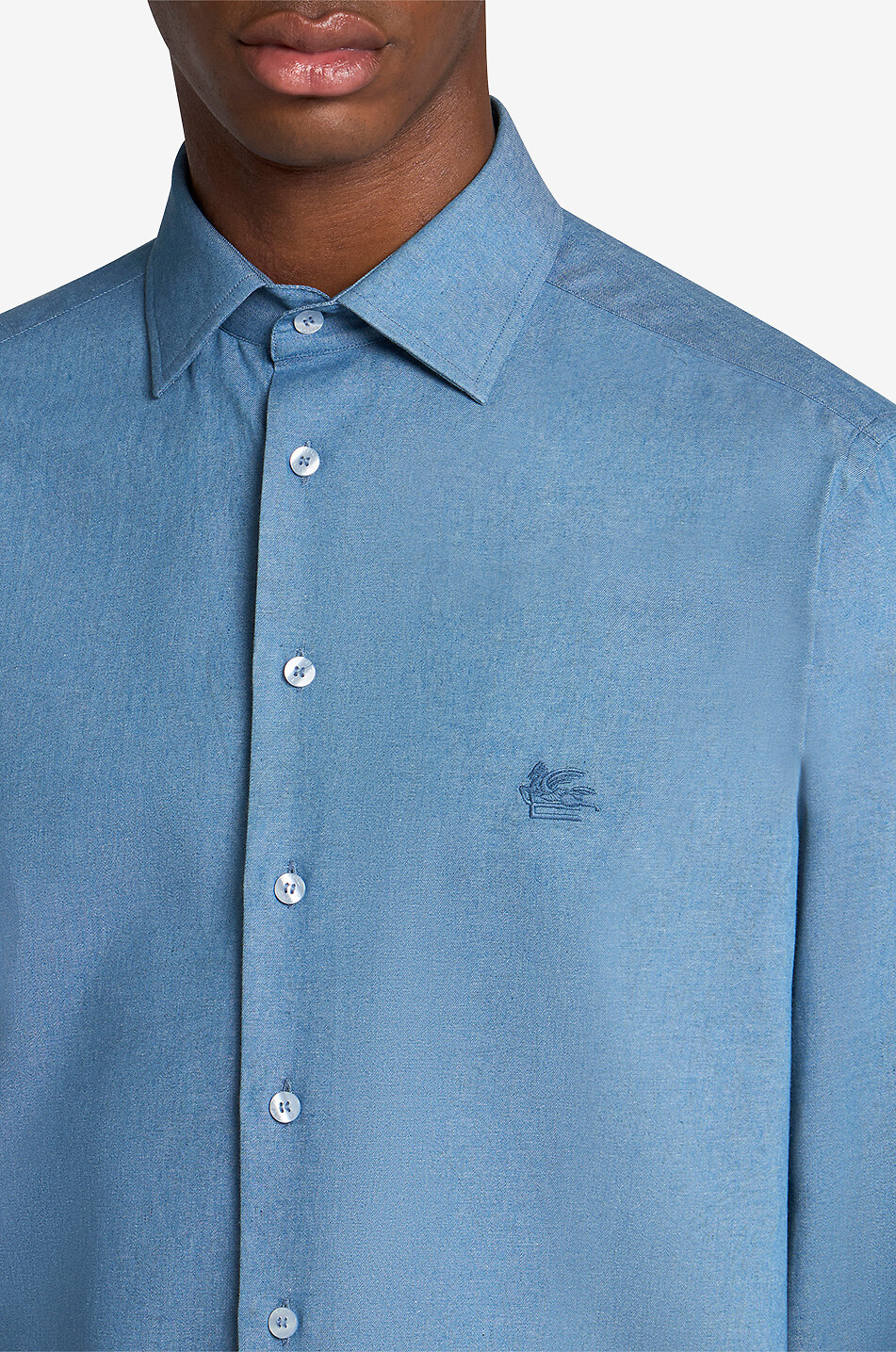 Leichtes Denim-Hemd mit Pegaso-Stickerei