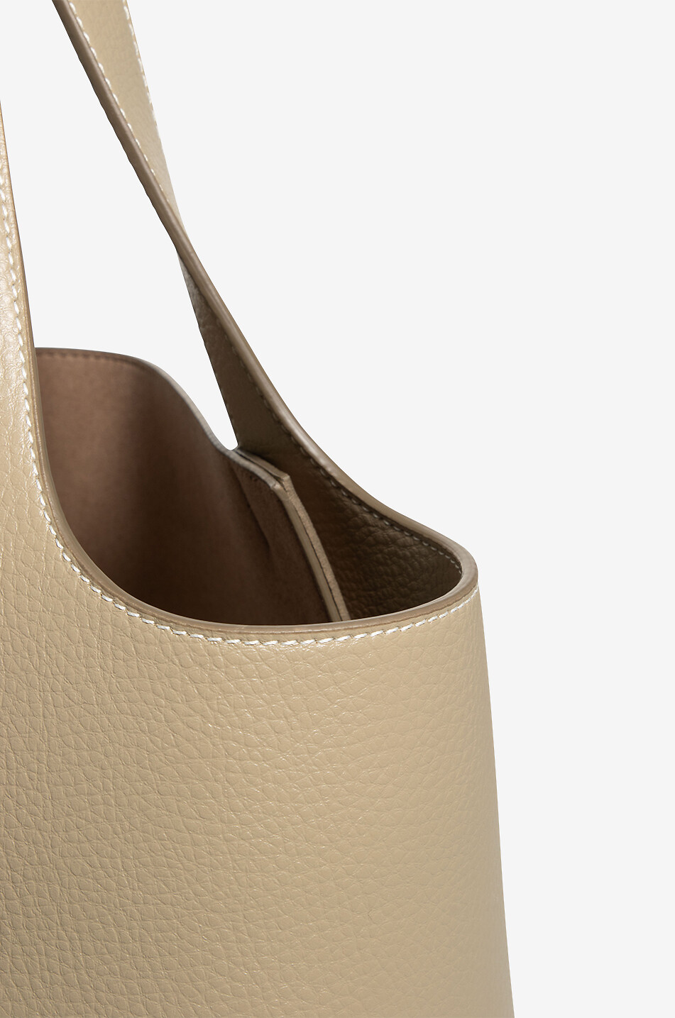 Shopper aus genarbtem Kunstleder mit Nieten STELLA Logo Large