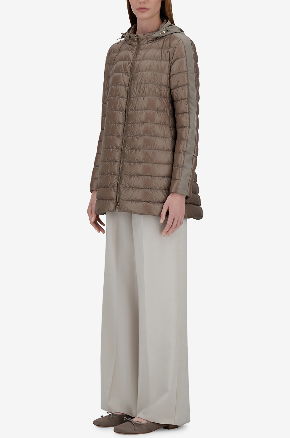 Leichte gesteppte Daunenjacke mit Kapuze