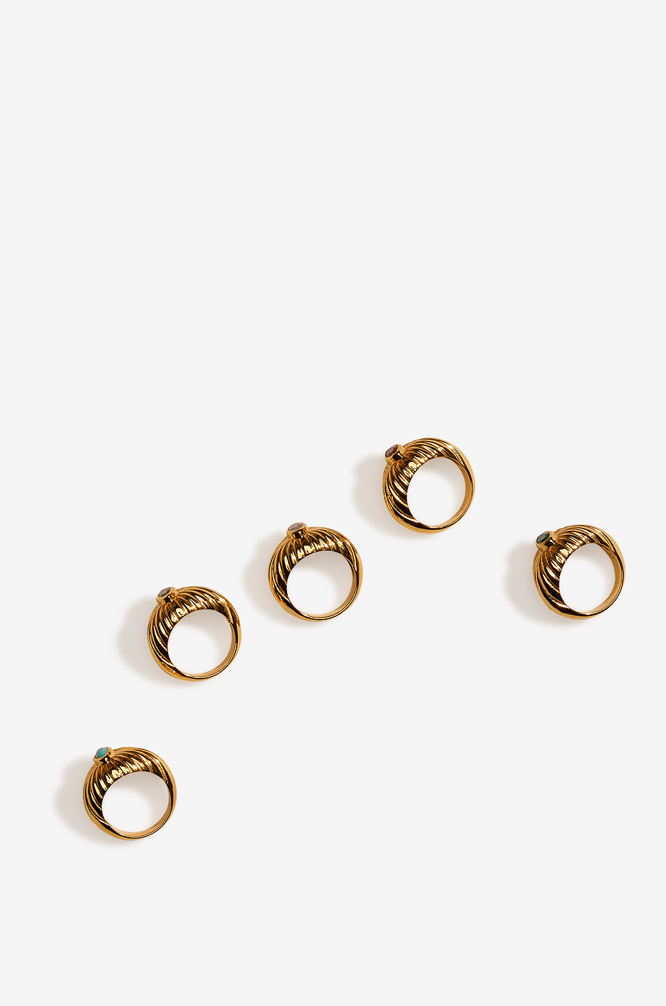 Bague dorée ornée d'une pierre Mum