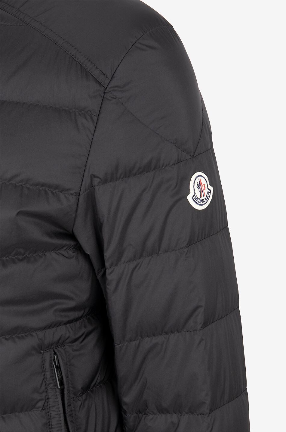 MONCLER Leichte kurze Daunenjacke mit Stehkragen Selves Herren SCHWARZ 3