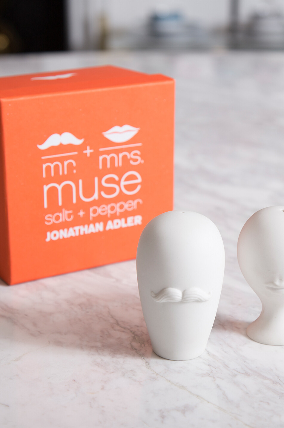 JONATHAN ADLER Salz- und Pfefferstreuer aus Porzellan Mr. + Mrs. Muse Haus WEISS 3