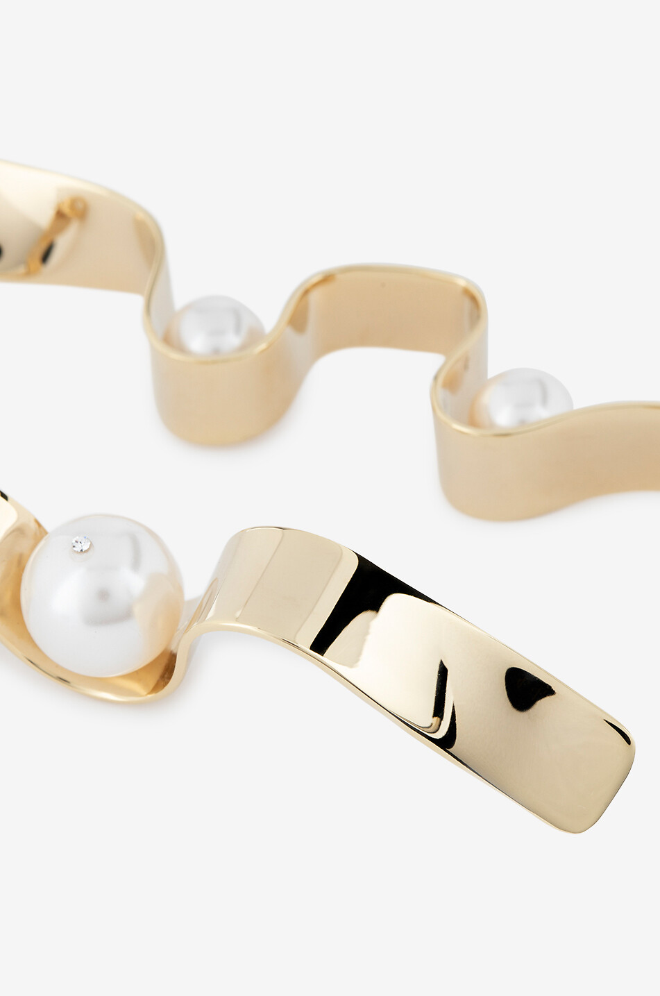 Boucles d'oreilles dorées ornées de perles Meil