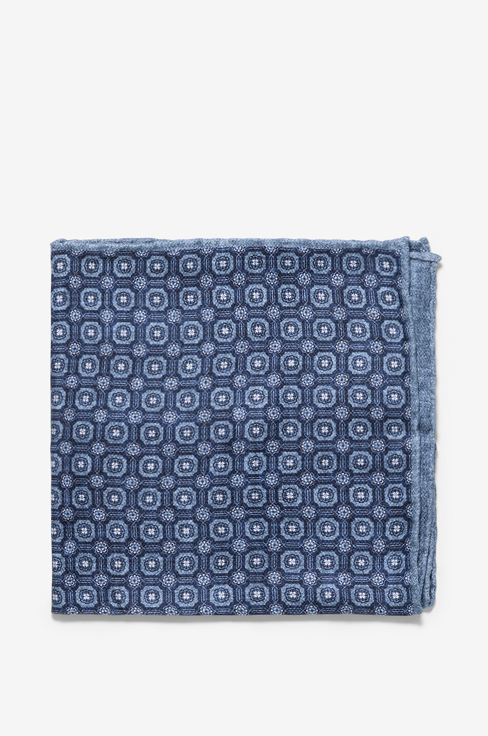Reversible silk jacquard pocket square with geometric patterns