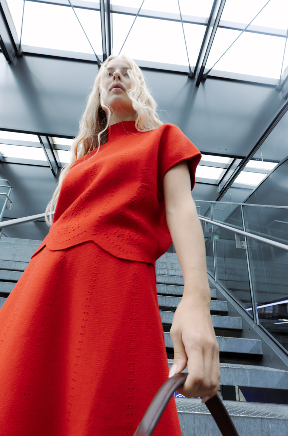 Lochstrick-Midirock aus Wollgemisch Biscotte