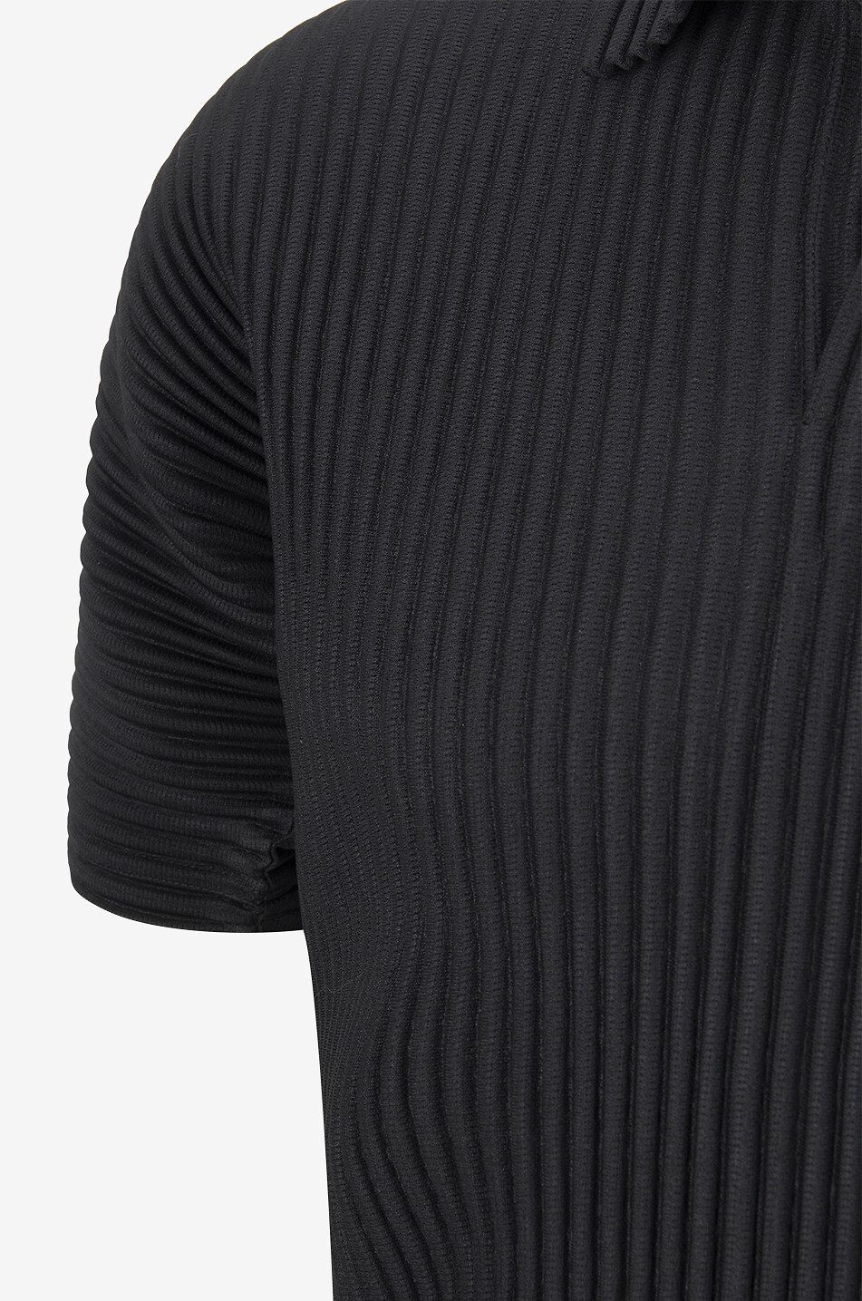 HOMME PLISSÉ ISSEY MIYAKE Kurzarm-Plissee-Strickpolohemd Basics Herren SCHWARZ 3