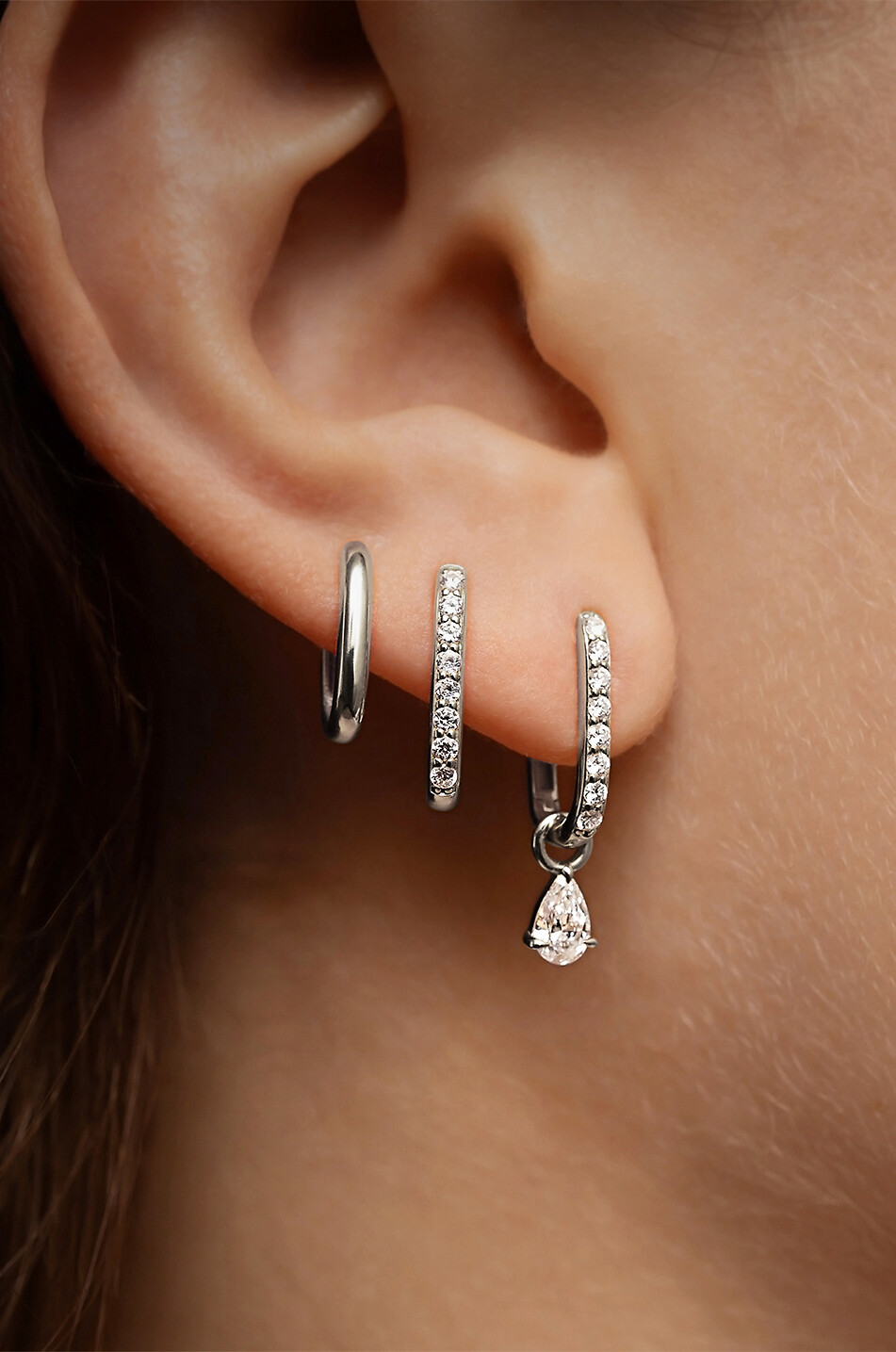 LOEV Mini créoles ovales en or blanc et diamants Allday Huggies Diamond Drop Femme BLANC 2