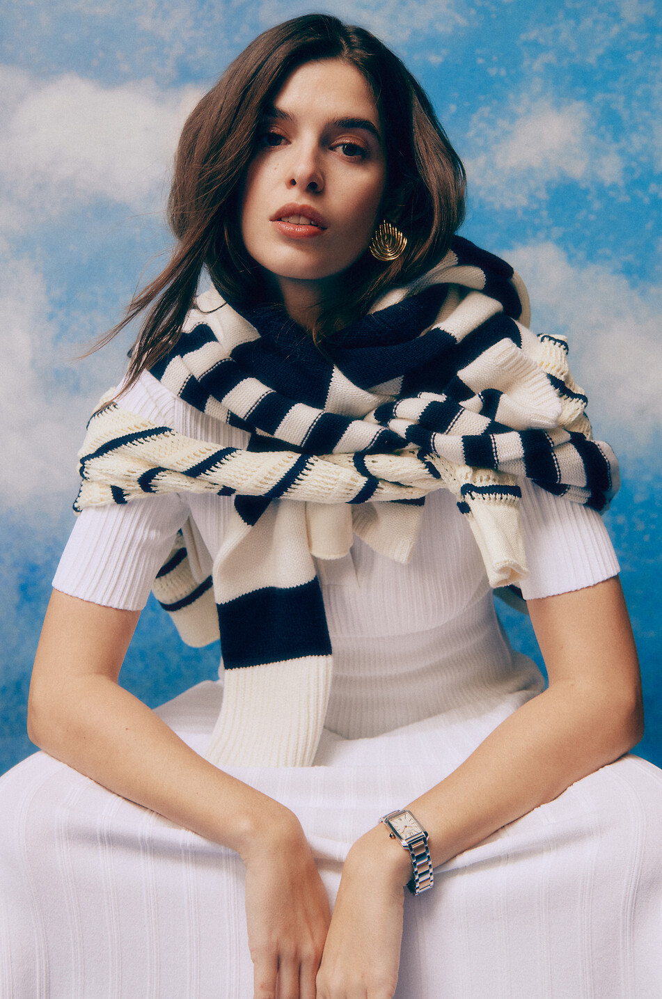 Gestreifter Lochstrickcardigan mit Hemdkragen