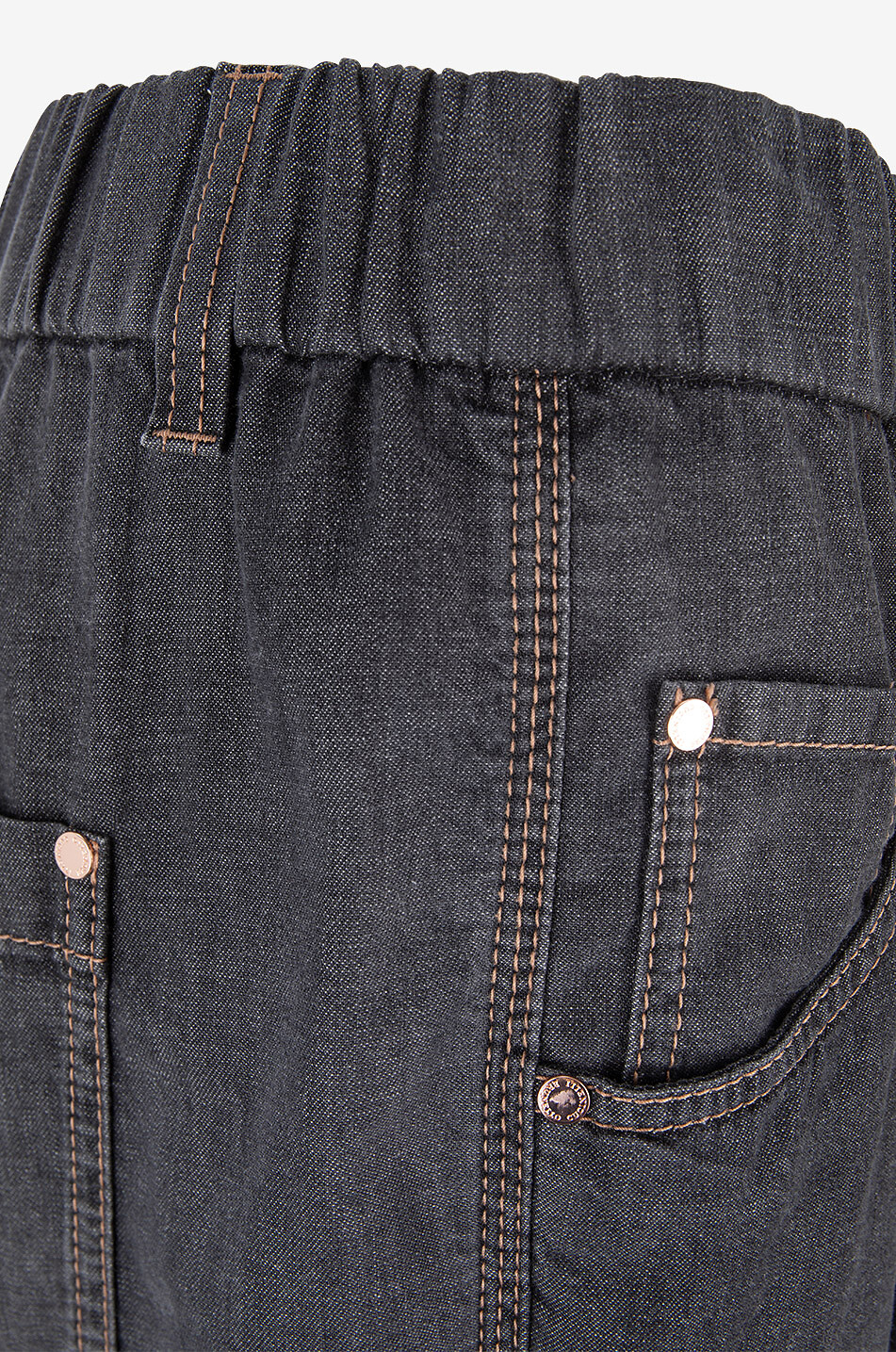 BRUNELLO CUCINELLI Lightweight cropped carrot jeans with waistband tucks Women BLACK 3