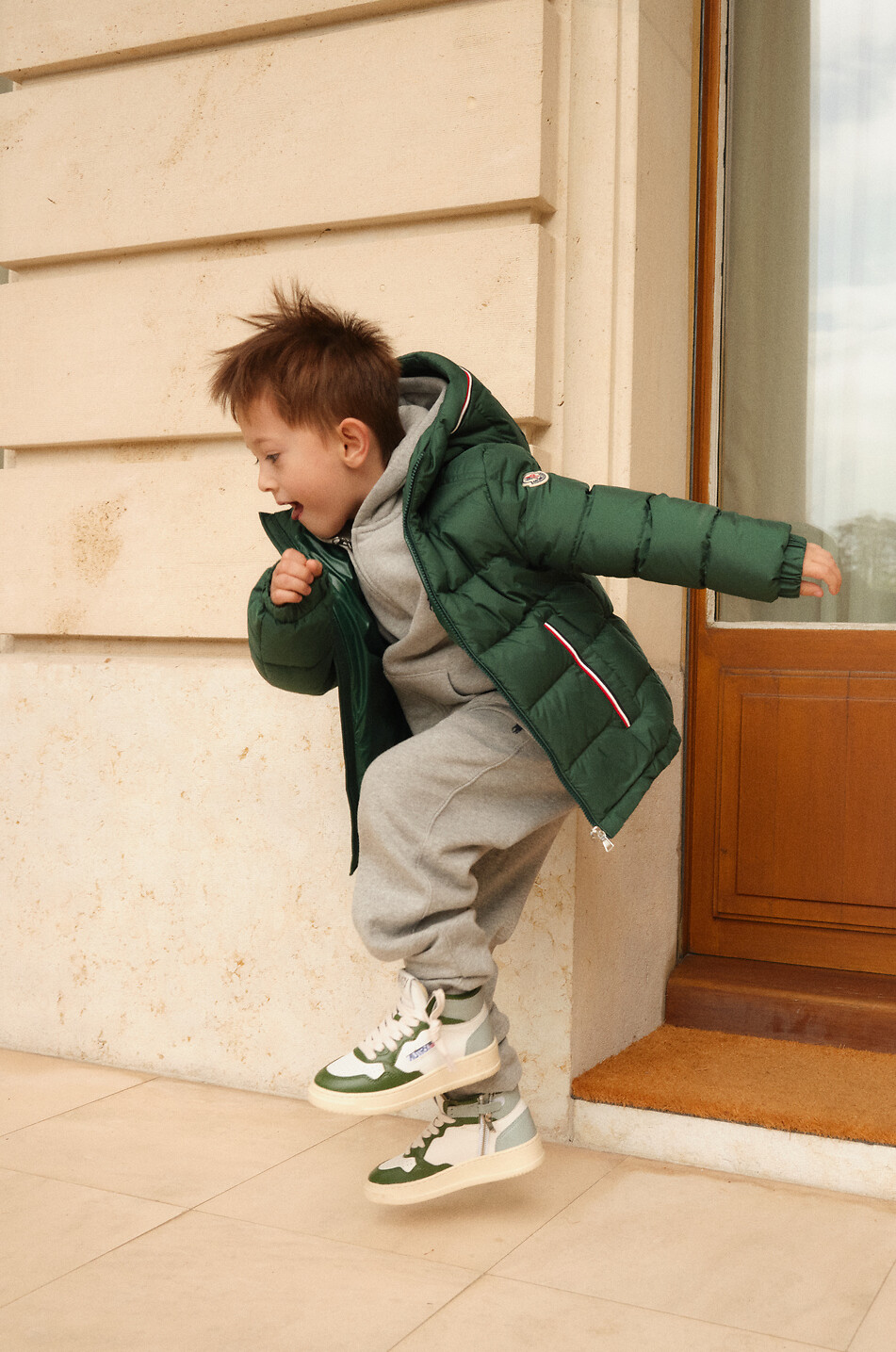 MONCLER Jungen-Daunenjacke mit Kapuze und dreifarbigen Streifen Merari Junge DUNKELGRÜN 3