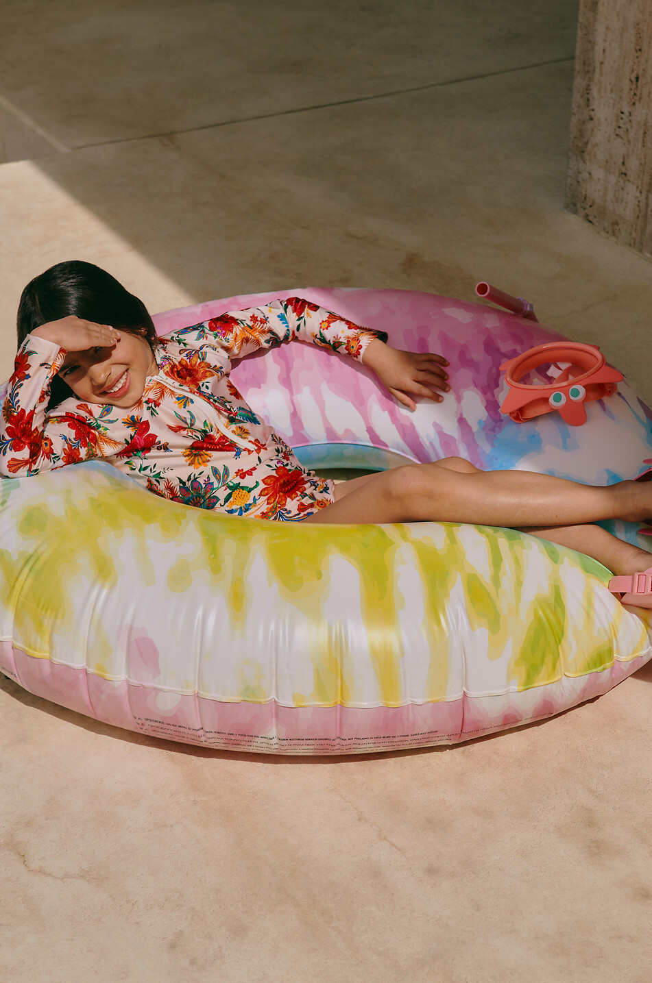 SUNNYLIFE Schwimmring Pool Ring Tie Dye Sorbet Haus BUNT 4