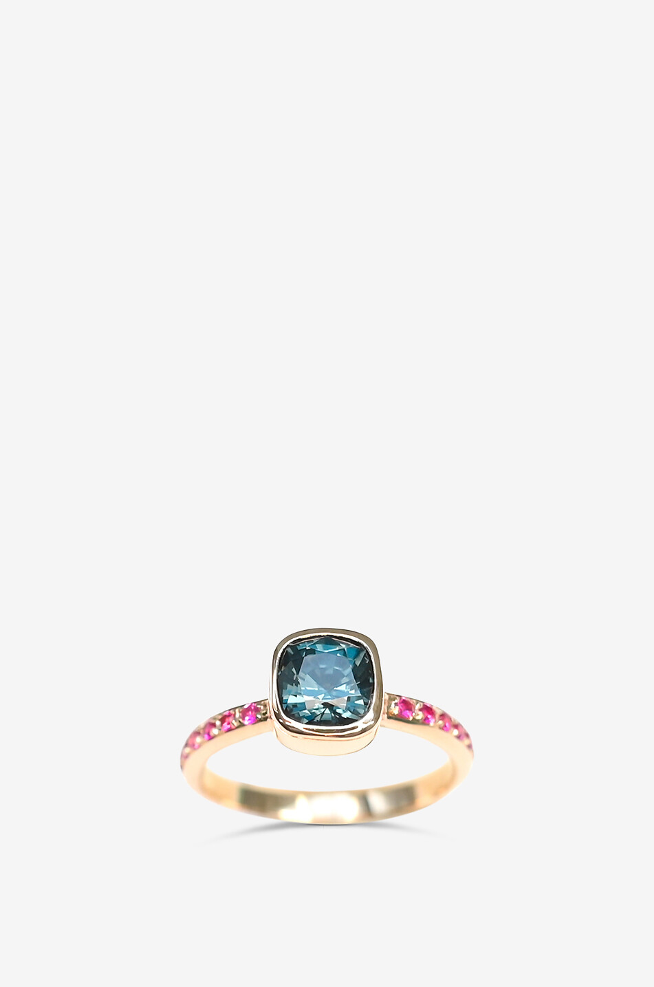GBYG Bague en or rose ornée de spinelle et saphirs Précieuse Femme ROSE 2