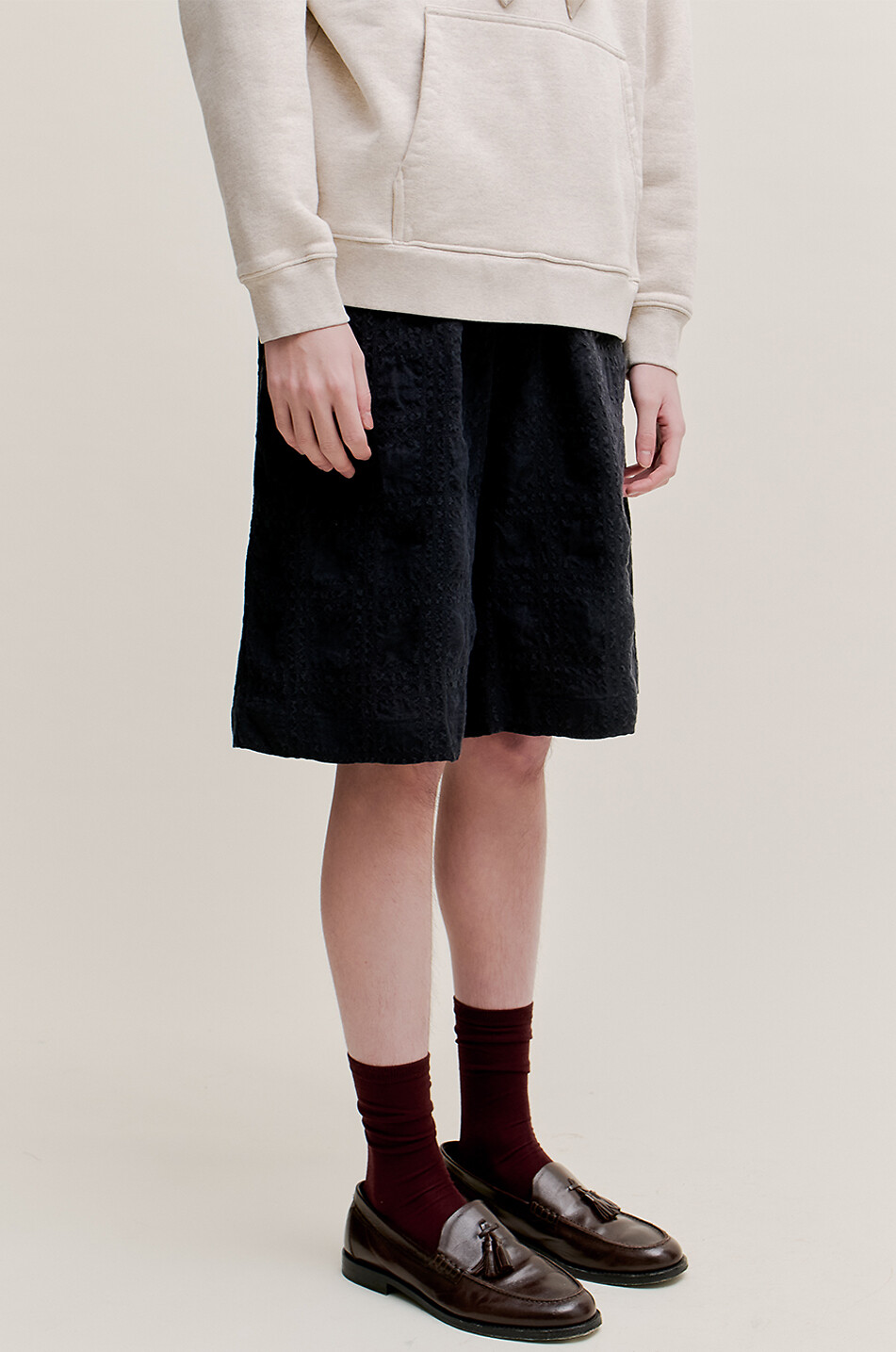 A KIND OF GUISE Saleh linen Bermuda shorts Men BLACK 4