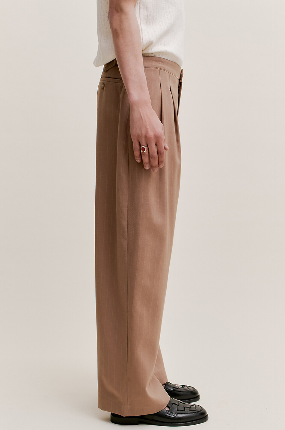 A KIND OF GUISE Piero wool trousers with waistband tucks Men CAMEL 3