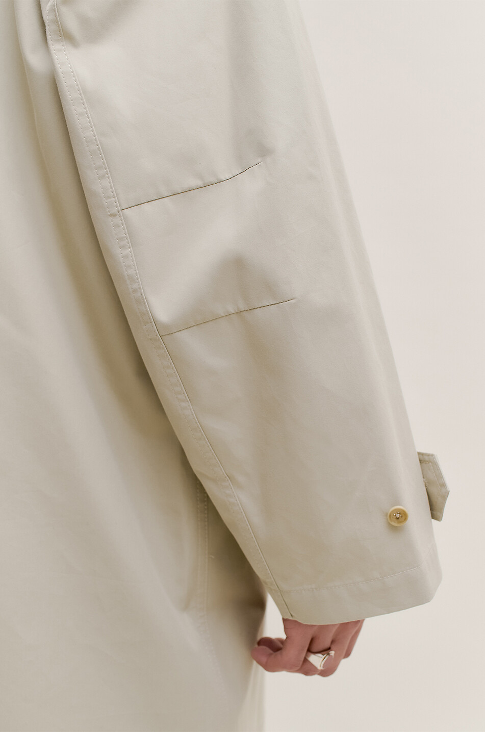 A KIND OF GUISE Mutur Mac organic cotton raincoat Men BEIGE 6