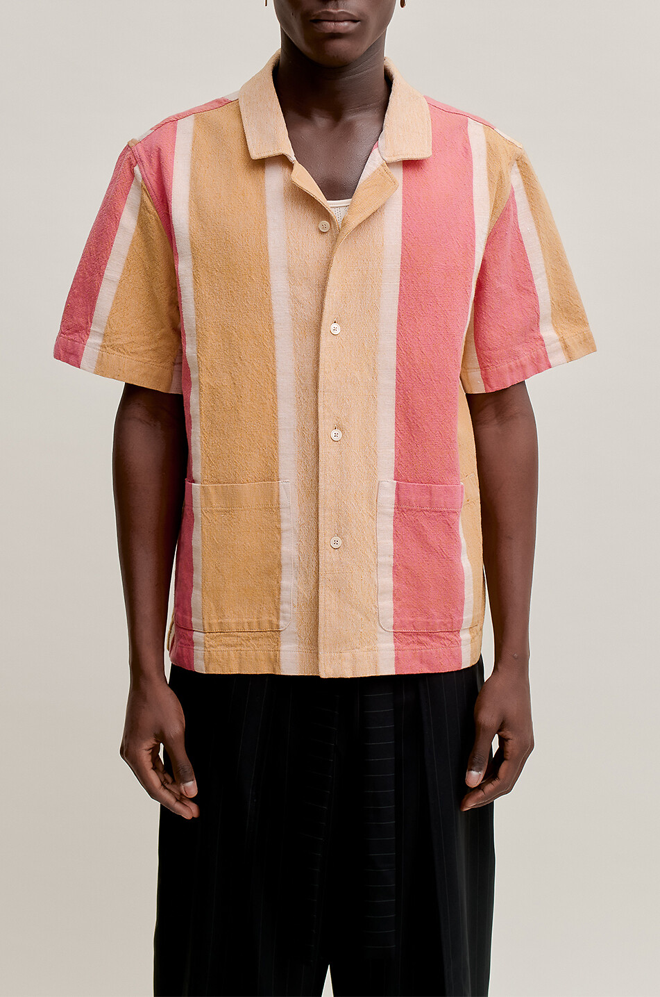 A KIND OF GUISE Kurzärmeliges gestreiftes Baumwollhemd Salvi Herren ROSA 3