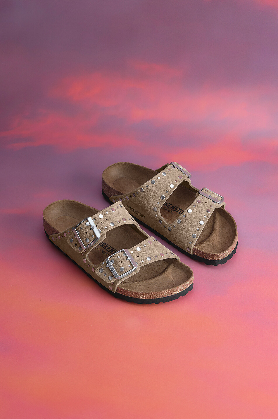 BIRKENSTOCK Mules en daim cloutées Arizona Femme MARRON 3