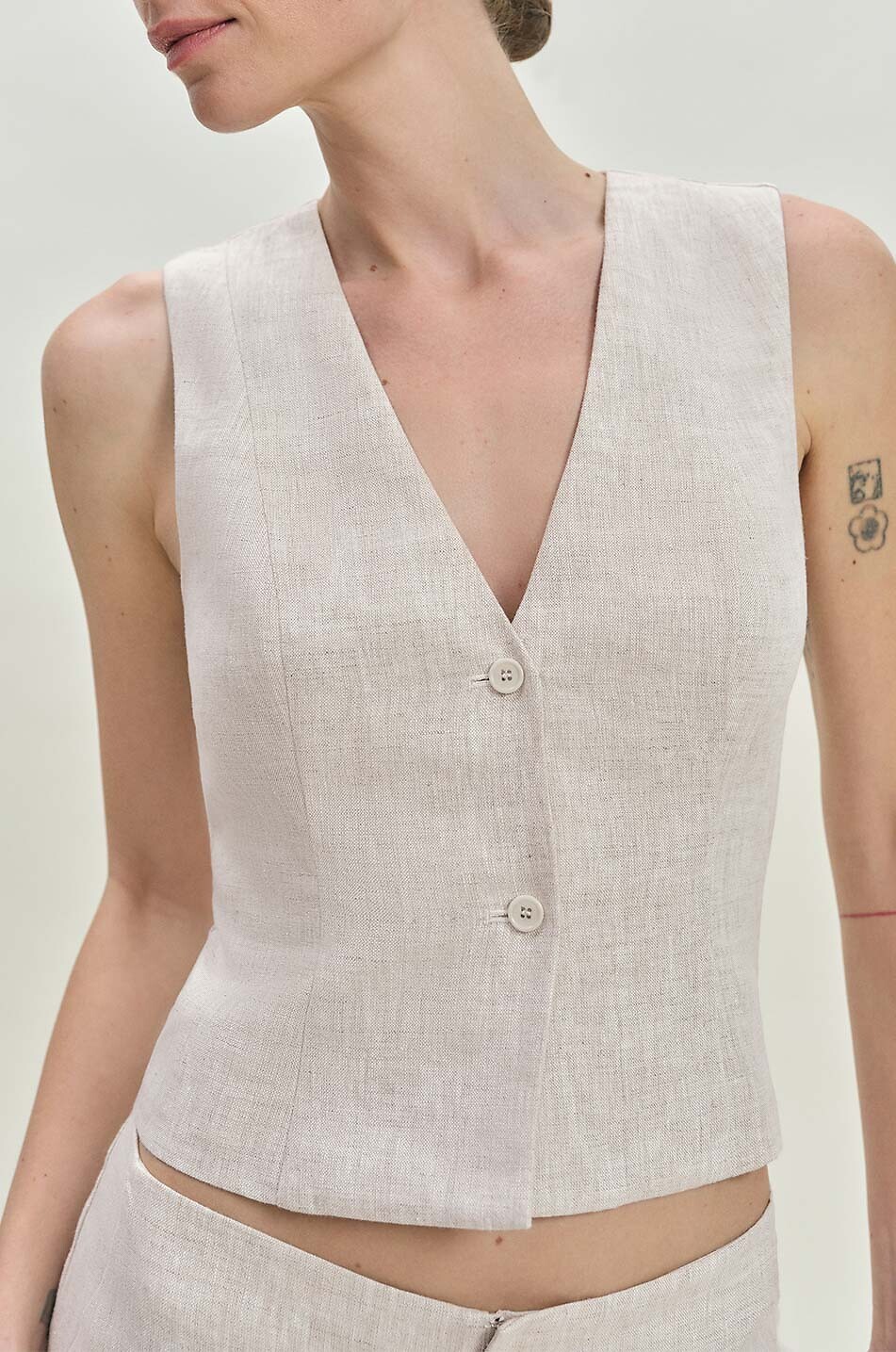 REFORMATION Anita Oatmeal cropped linen vest Women BEIGE 8