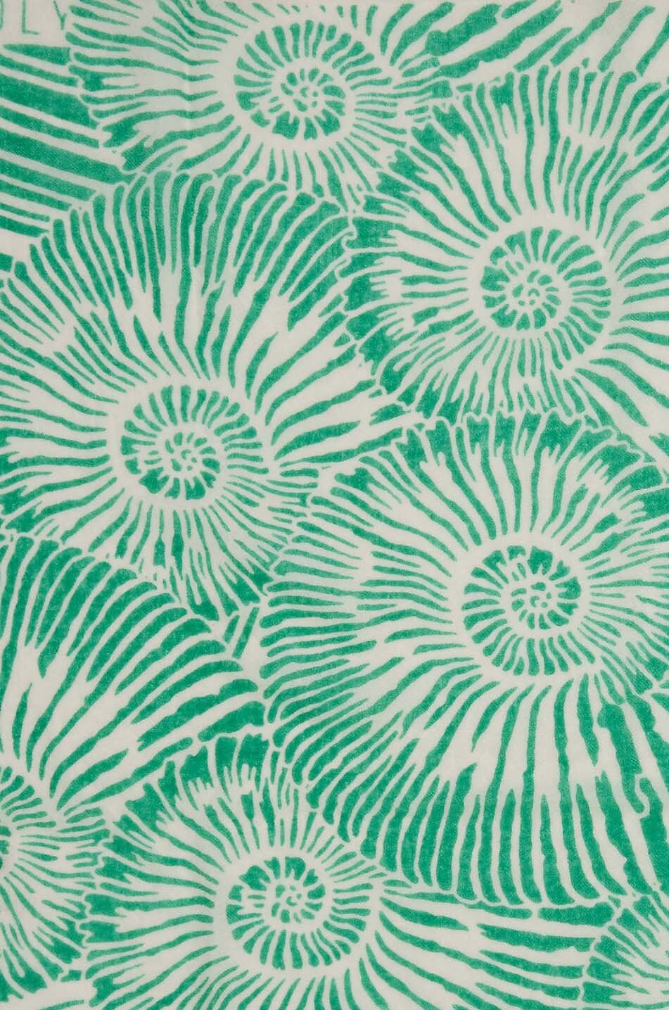 FRIENDLY HUNTING Midicube Escargot cashmere square scarf Women GREEN 3