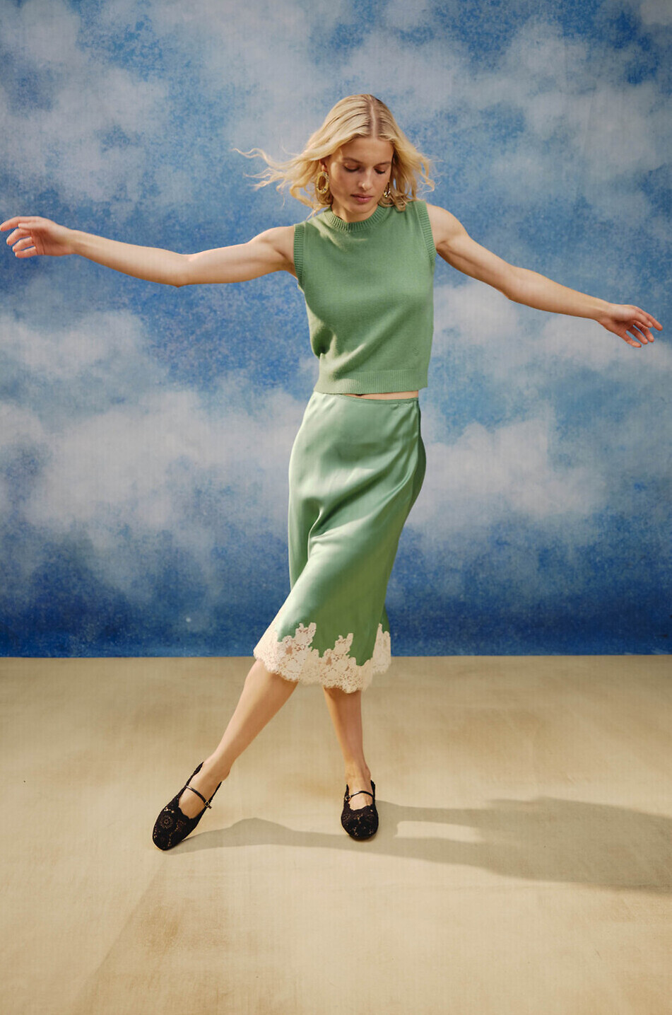 APOA Clous d'oreilles dorés à cristaux Zeynah Femme DORE 4