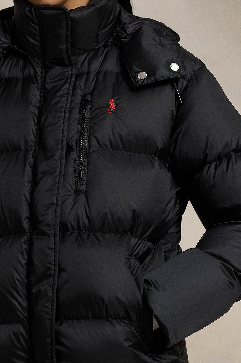 POLO RALPH LAUREN Wasserabweisende kurze Daunenjacke mit Kapuze Pony Damen SCHWARZ 6