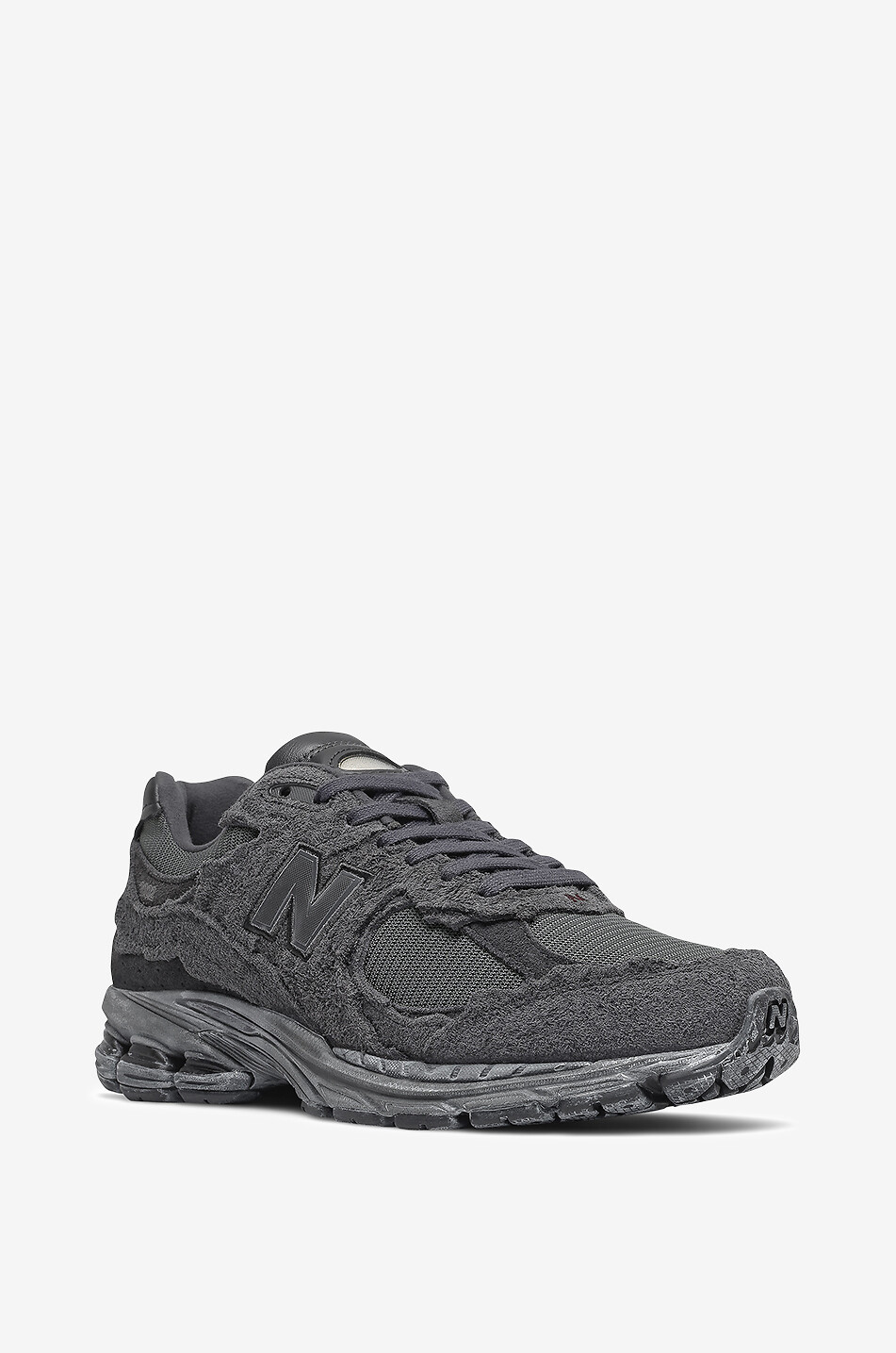 NEW BALANCE 2002R low-top sneakers Men BLACK 1