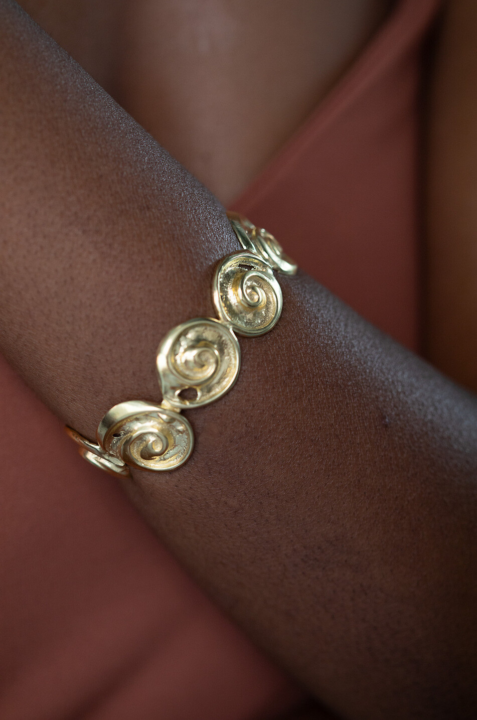 YSSO Texturierter goldener Armreif Cote Damen GOLDEN 4