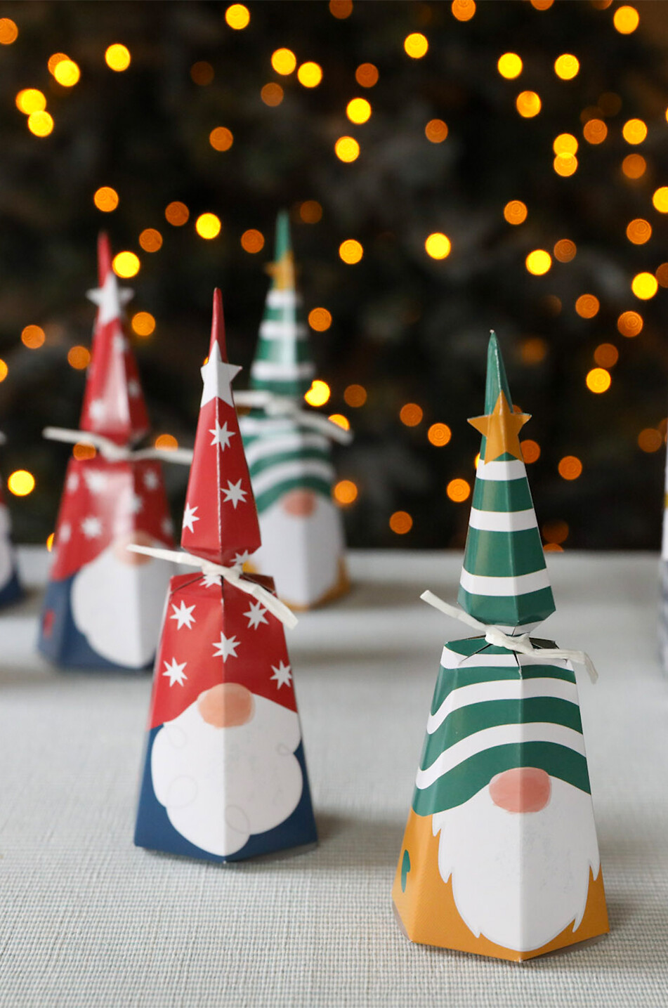 CELEBRATION CRACKERS 6er-Set Weihnachtsknallbonbons Pin the Conk on the Gonk Haus BUNT 3